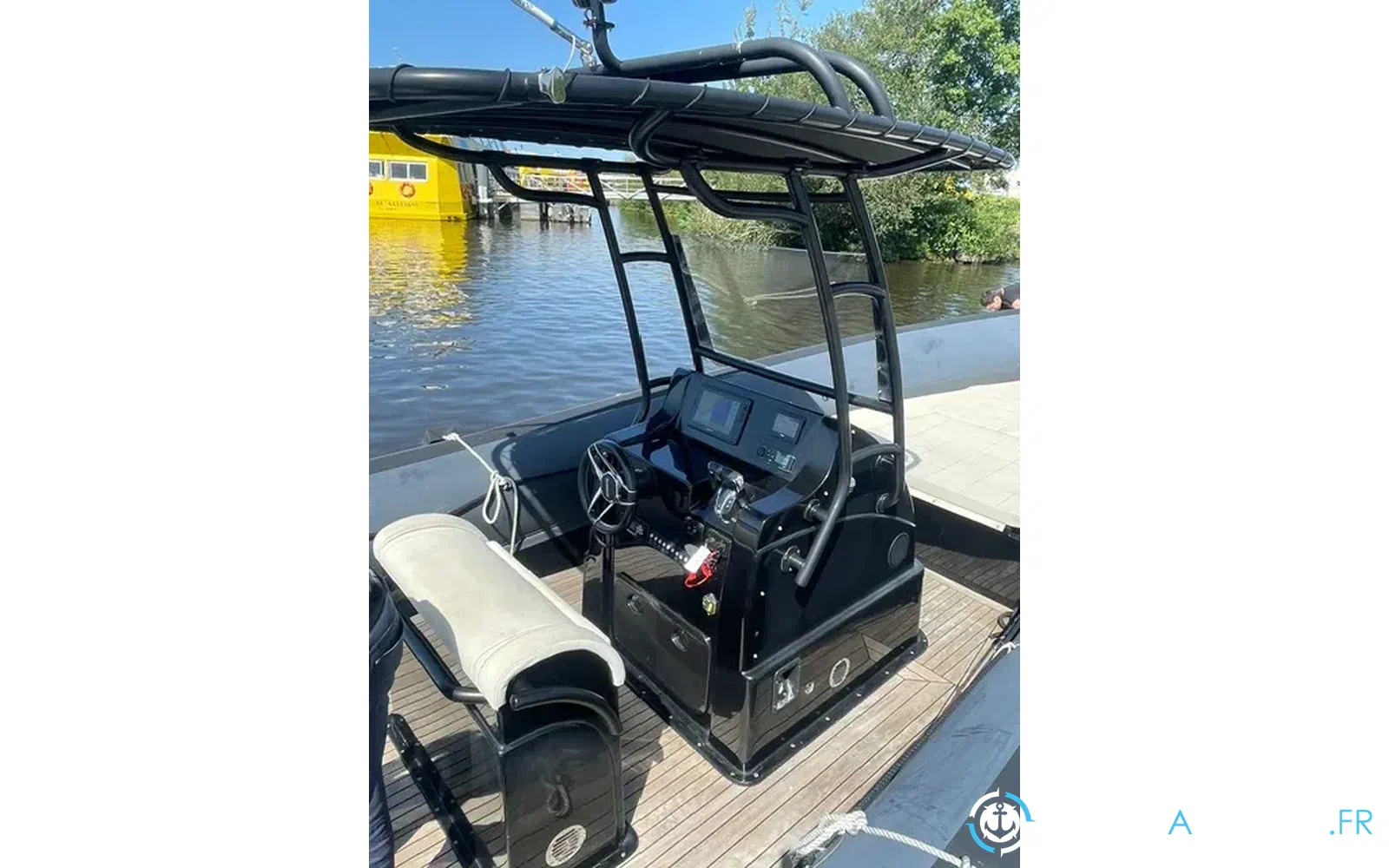 slider 8 Sea Water Phantom 280