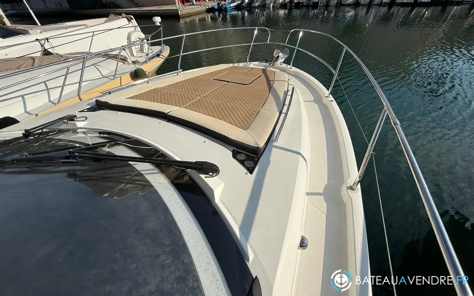 slider 18 Jeanneau Leader 36