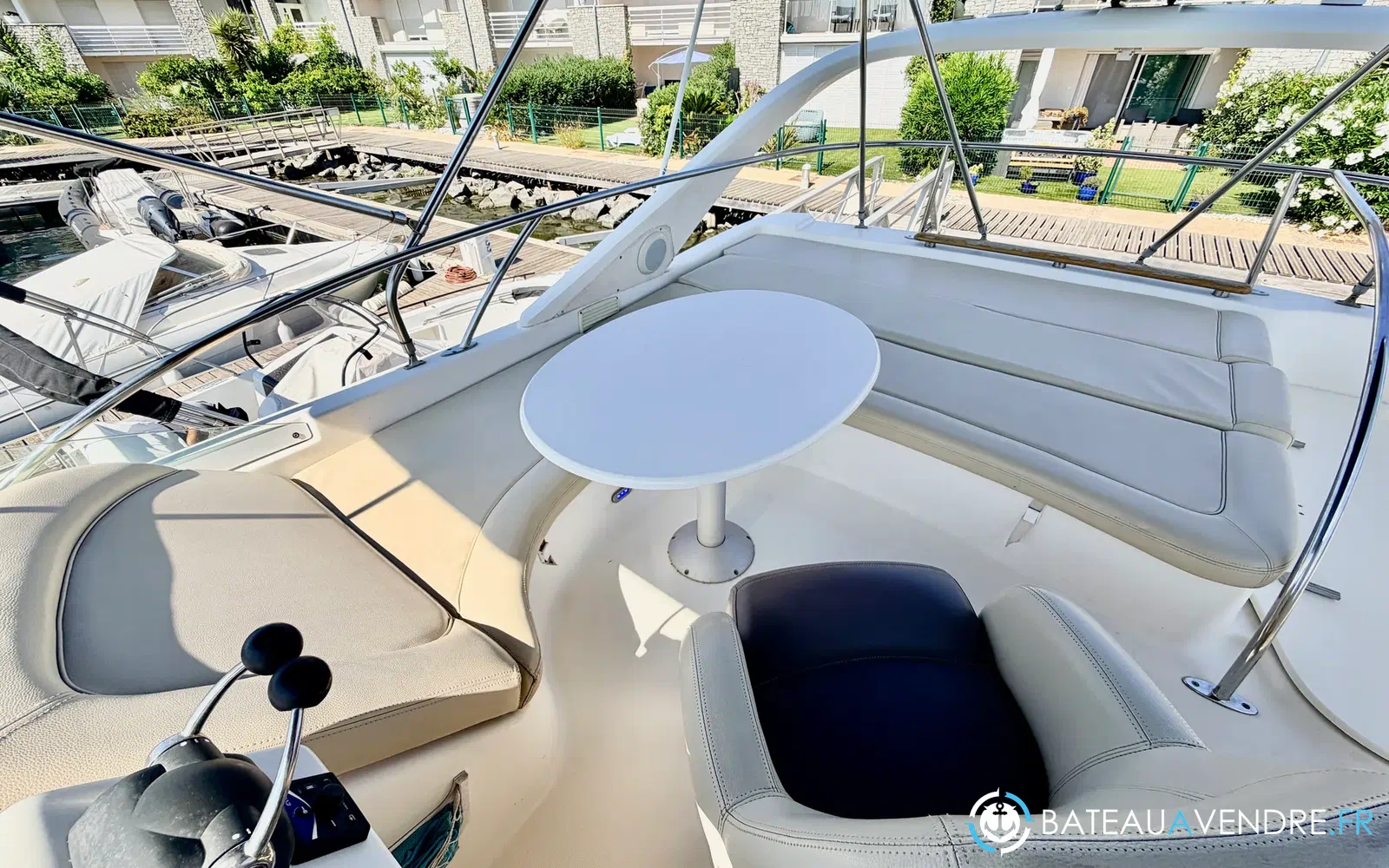 slider 12 Jeanneau Prestige 36