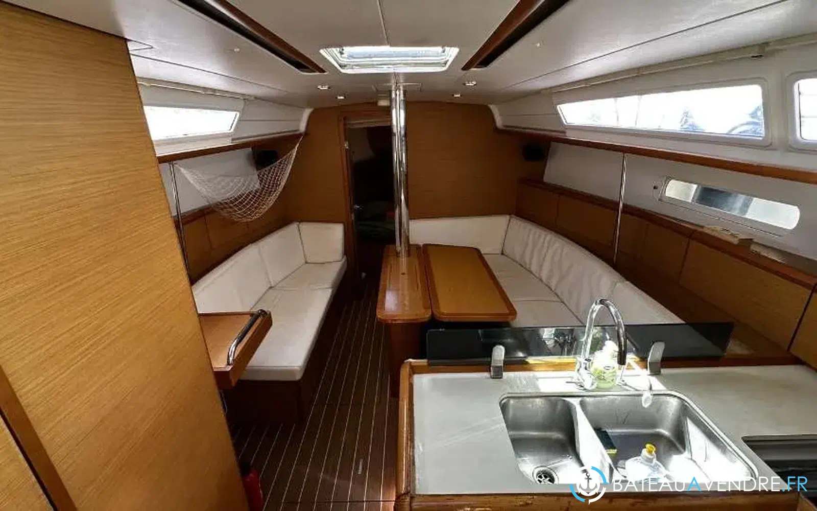 slider 1 Jeanneau Sun Odyssey 379