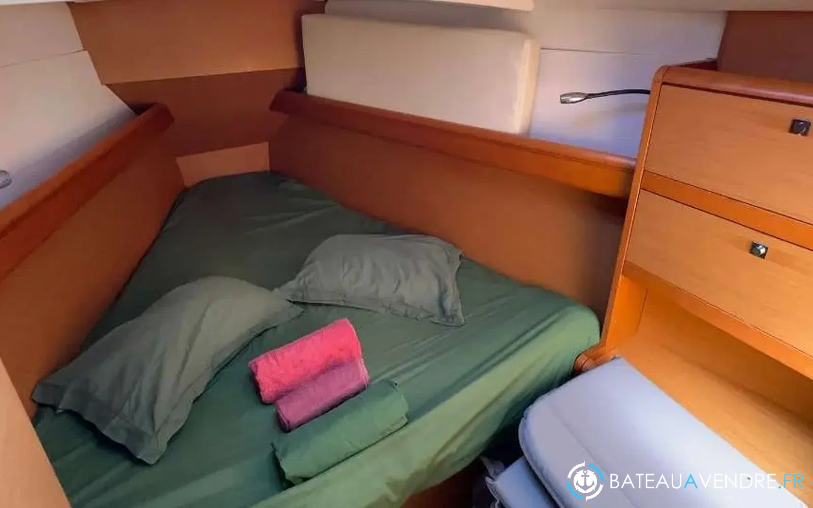 slider 4 Jeanneau Sun Odyssey 379