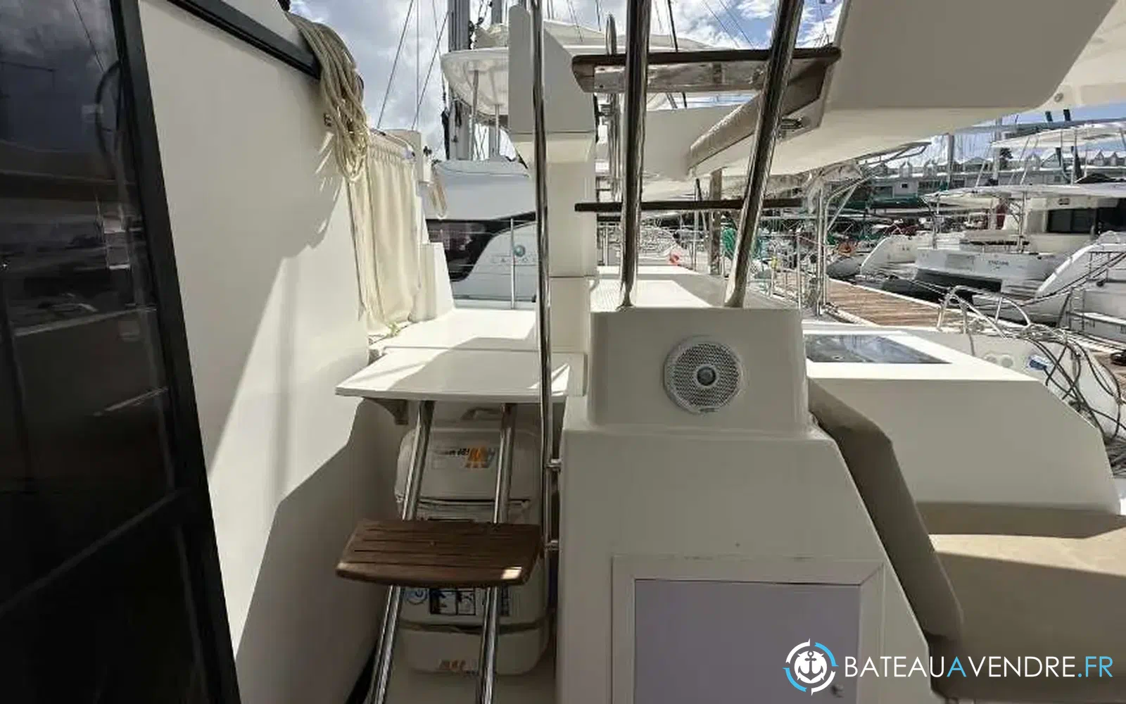 slider 14 Fountaine Pajot Saona 47