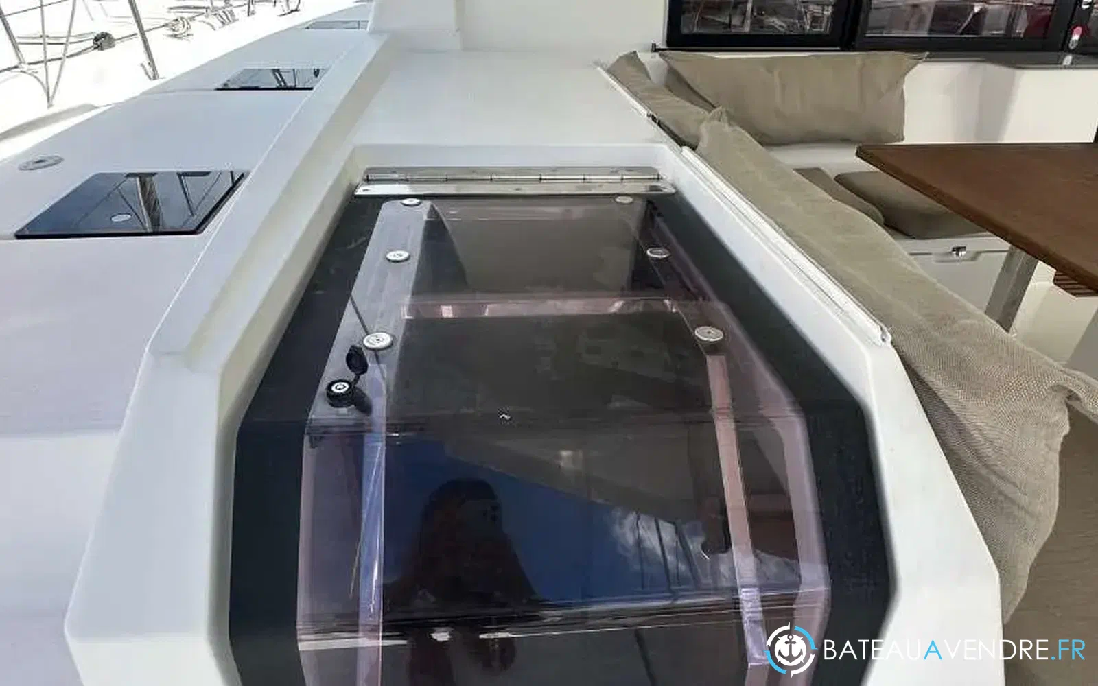 slider 15 Fountaine Pajot Saona 47
