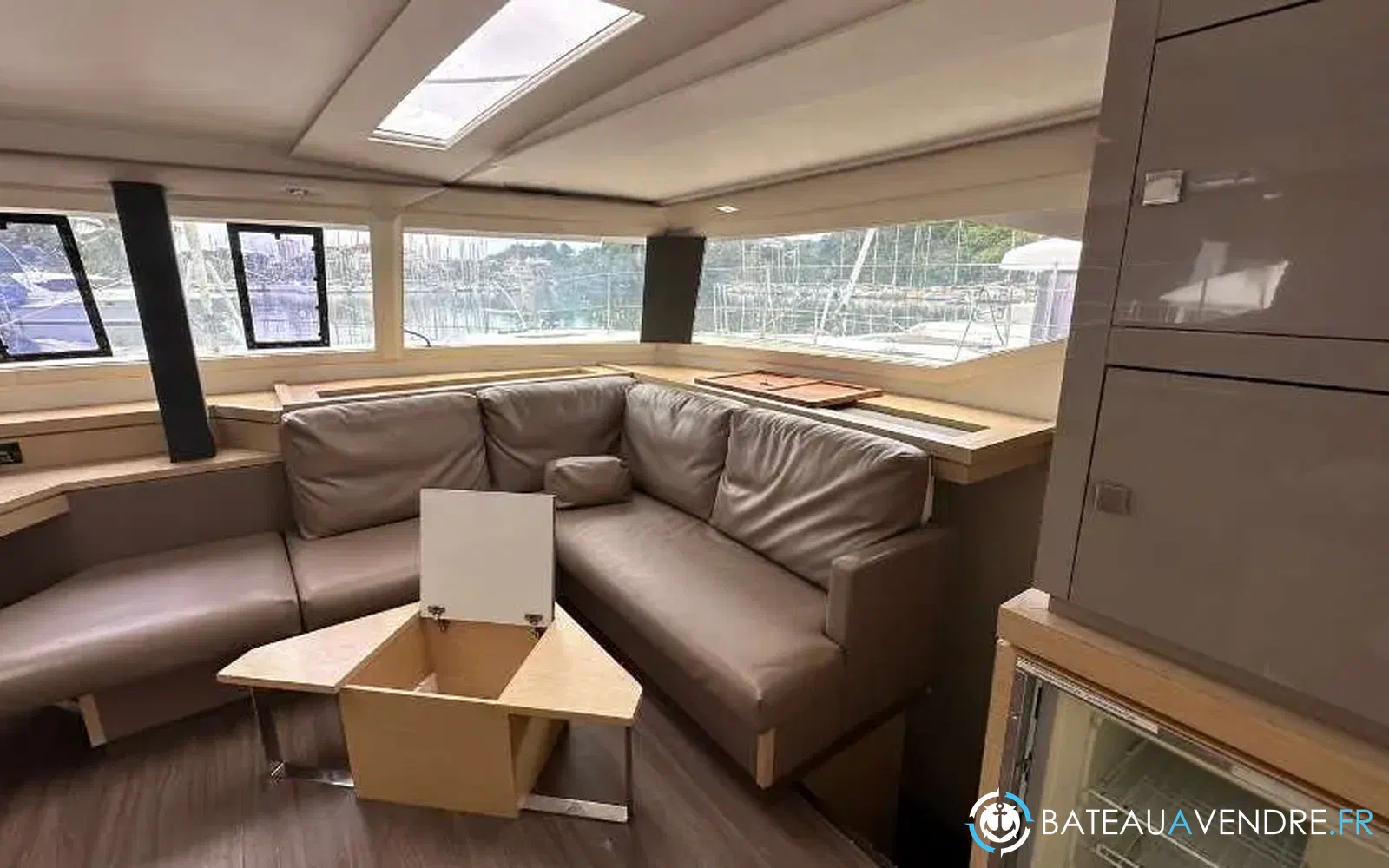 slider 16 Fountaine Pajot Saona 47