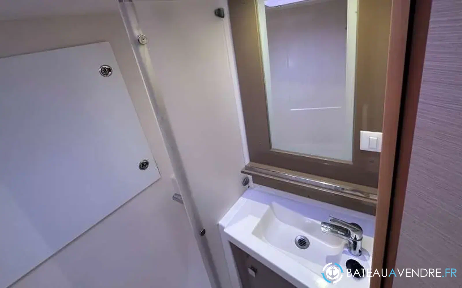 slider 22 Fountaine Pajot Saona 47