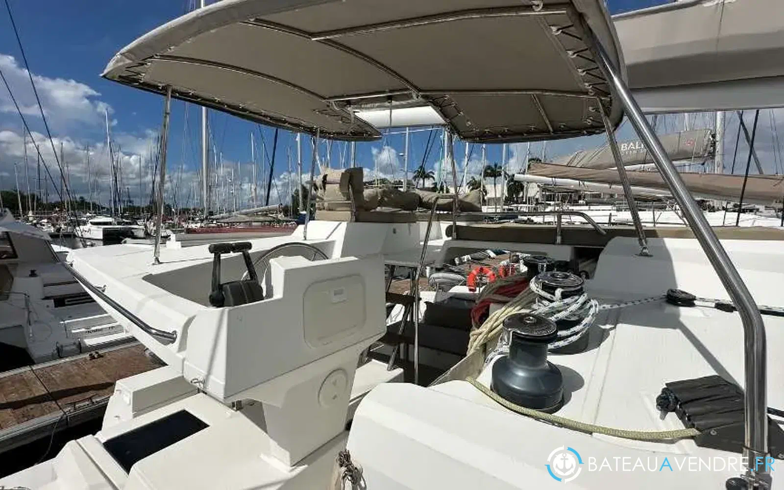 slider 31 Fountaine Pajot Saona 47