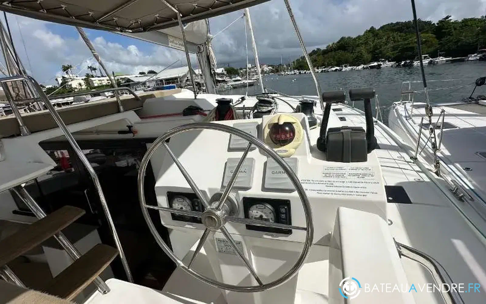 slider 32 Fountaine Pajot Saona 47