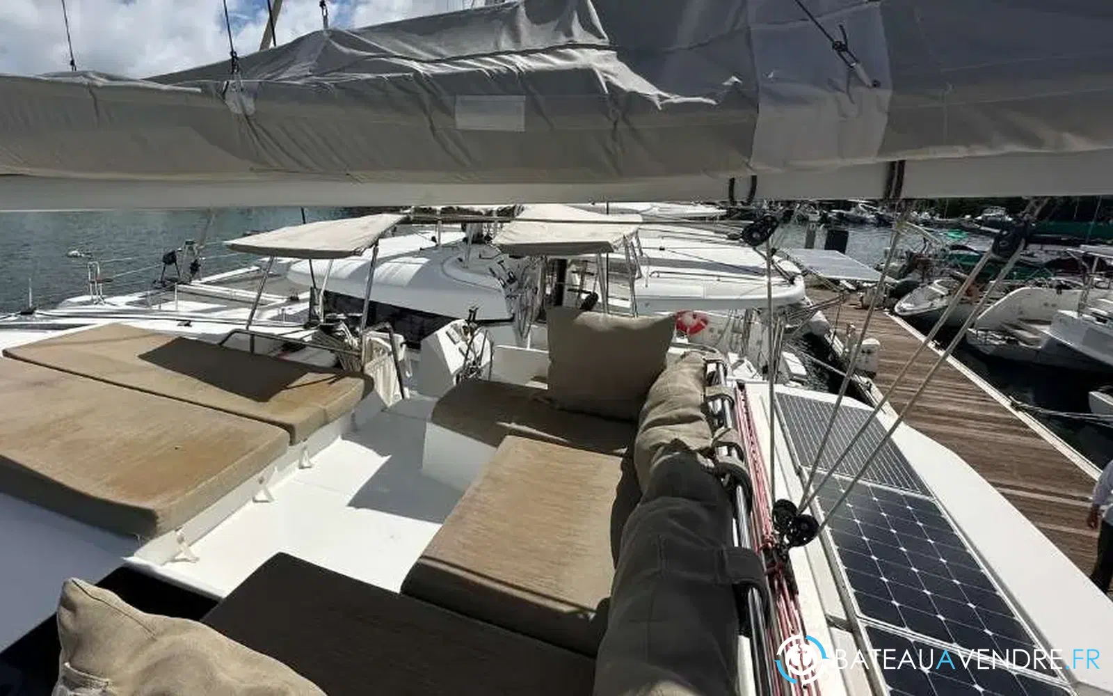 slider 37 Fountaine Pajot Saona 47