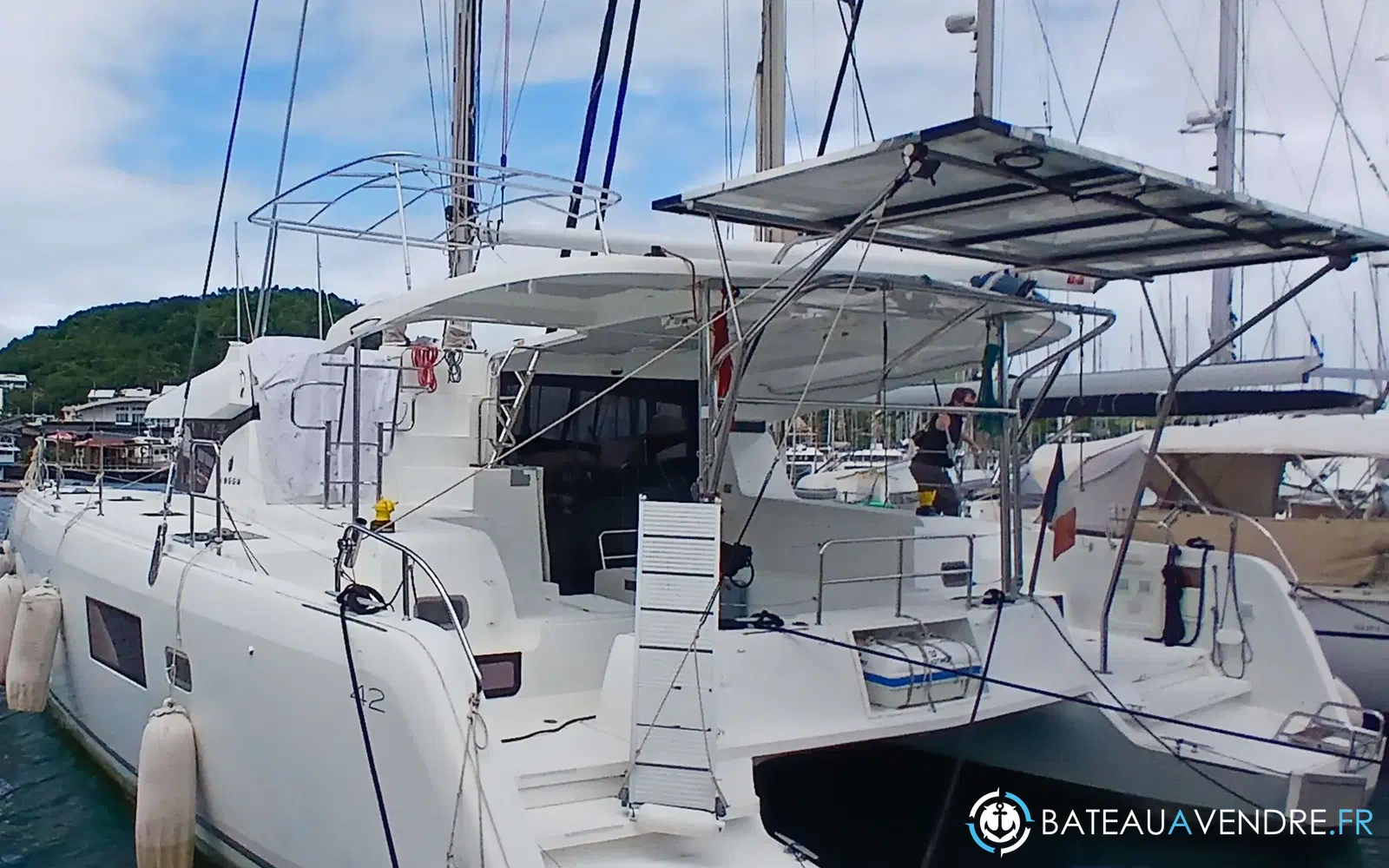 slider 9 Lagoon 42