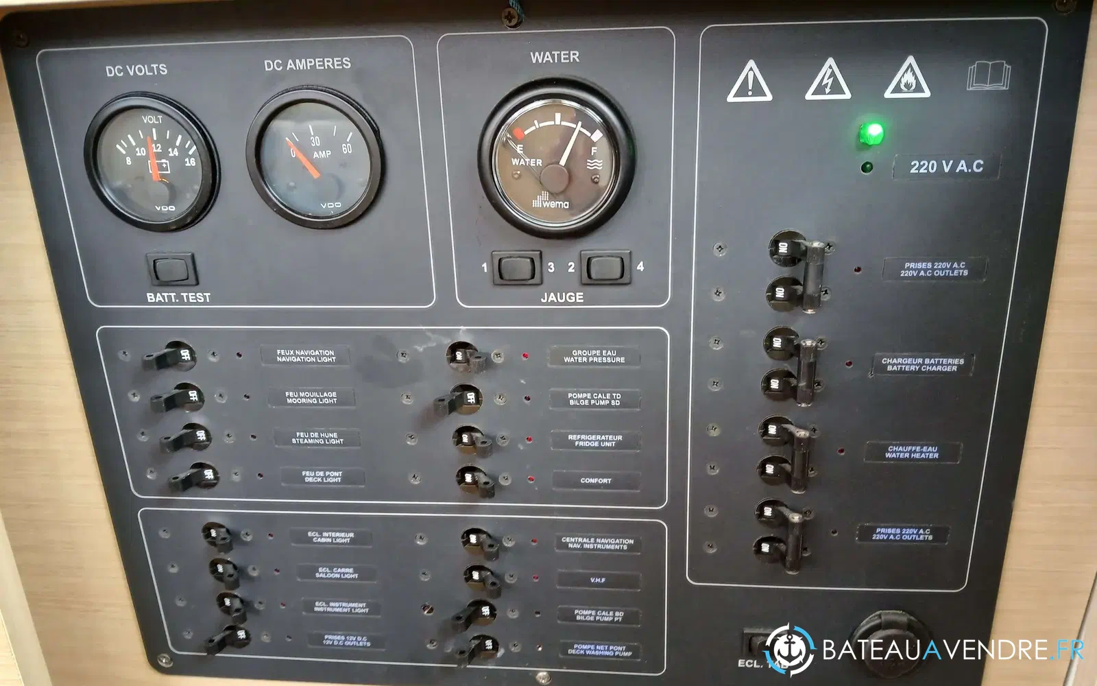 slider 22 Lagoon 440