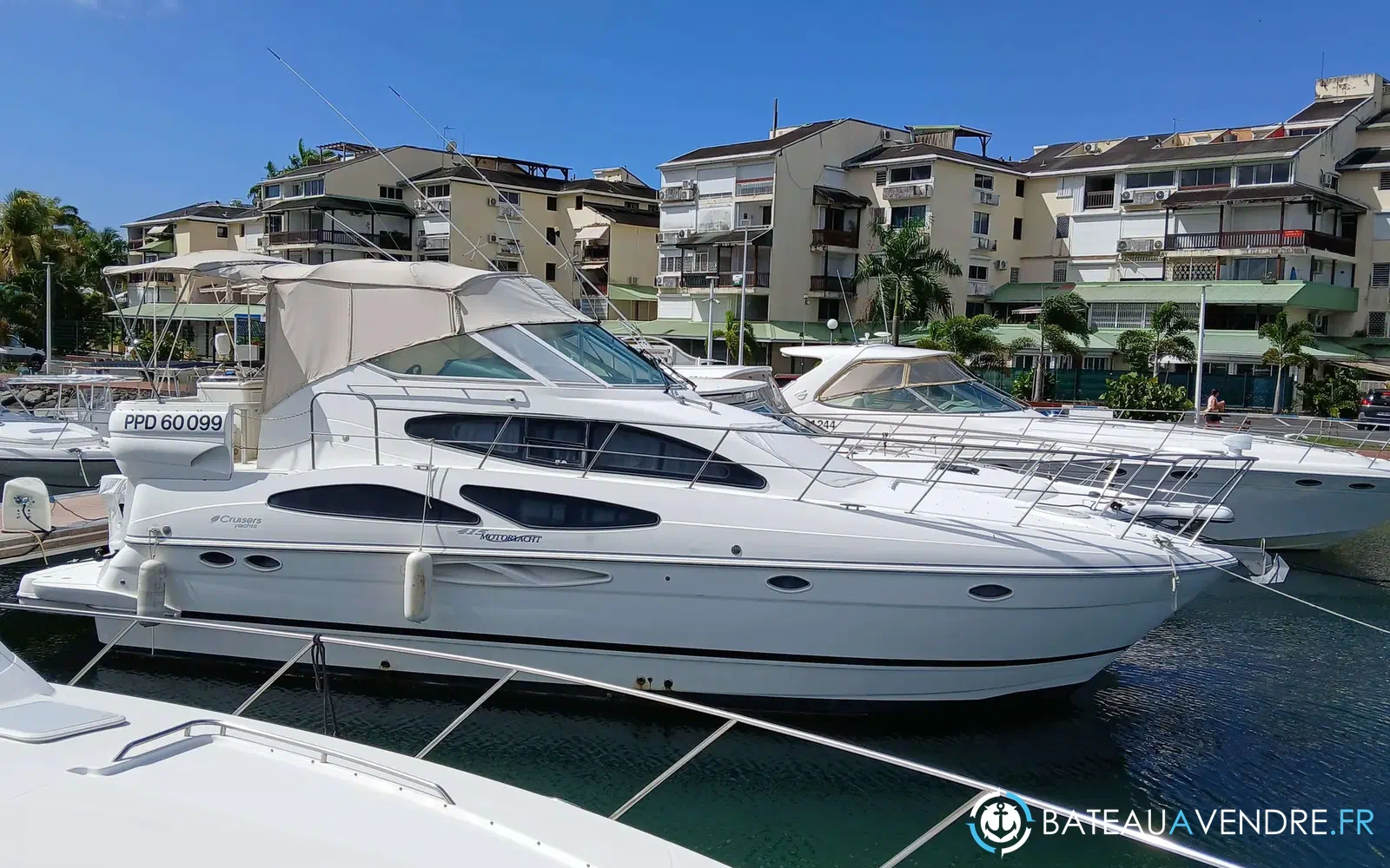 slider 0 Cruisers Yachts 415