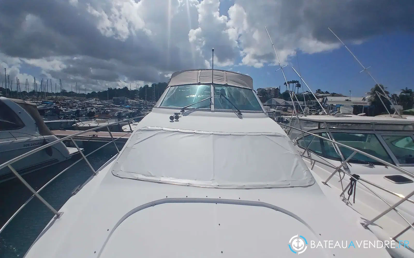 slider 12 Cruisers Yachts 415