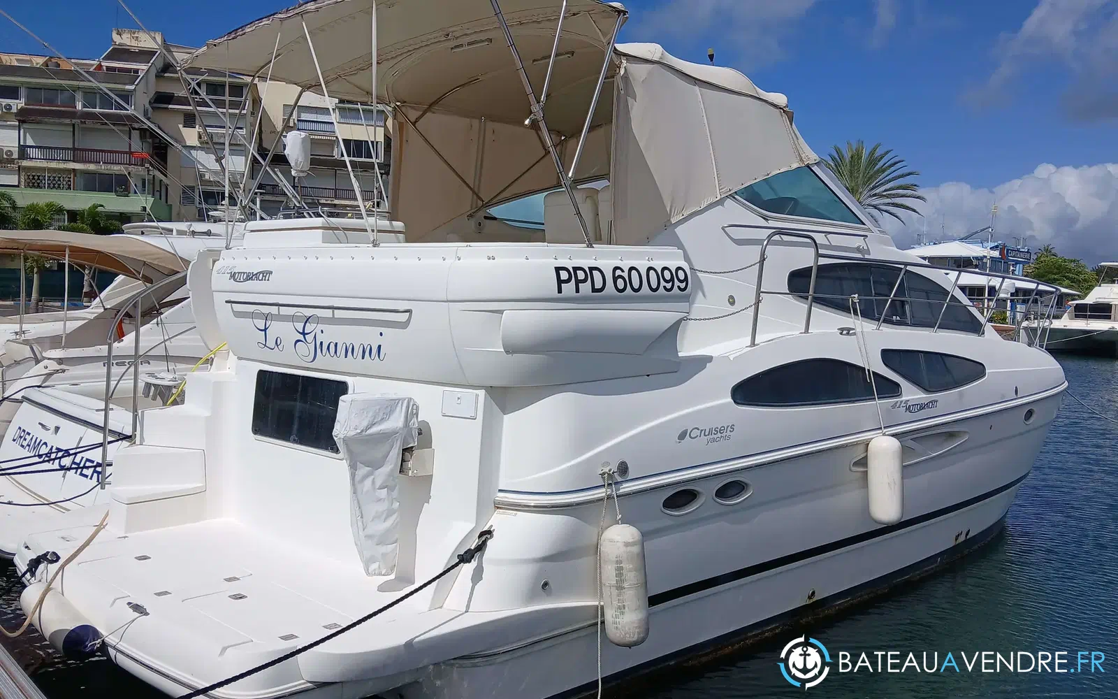 slider 2 Cruisers Yachts 415