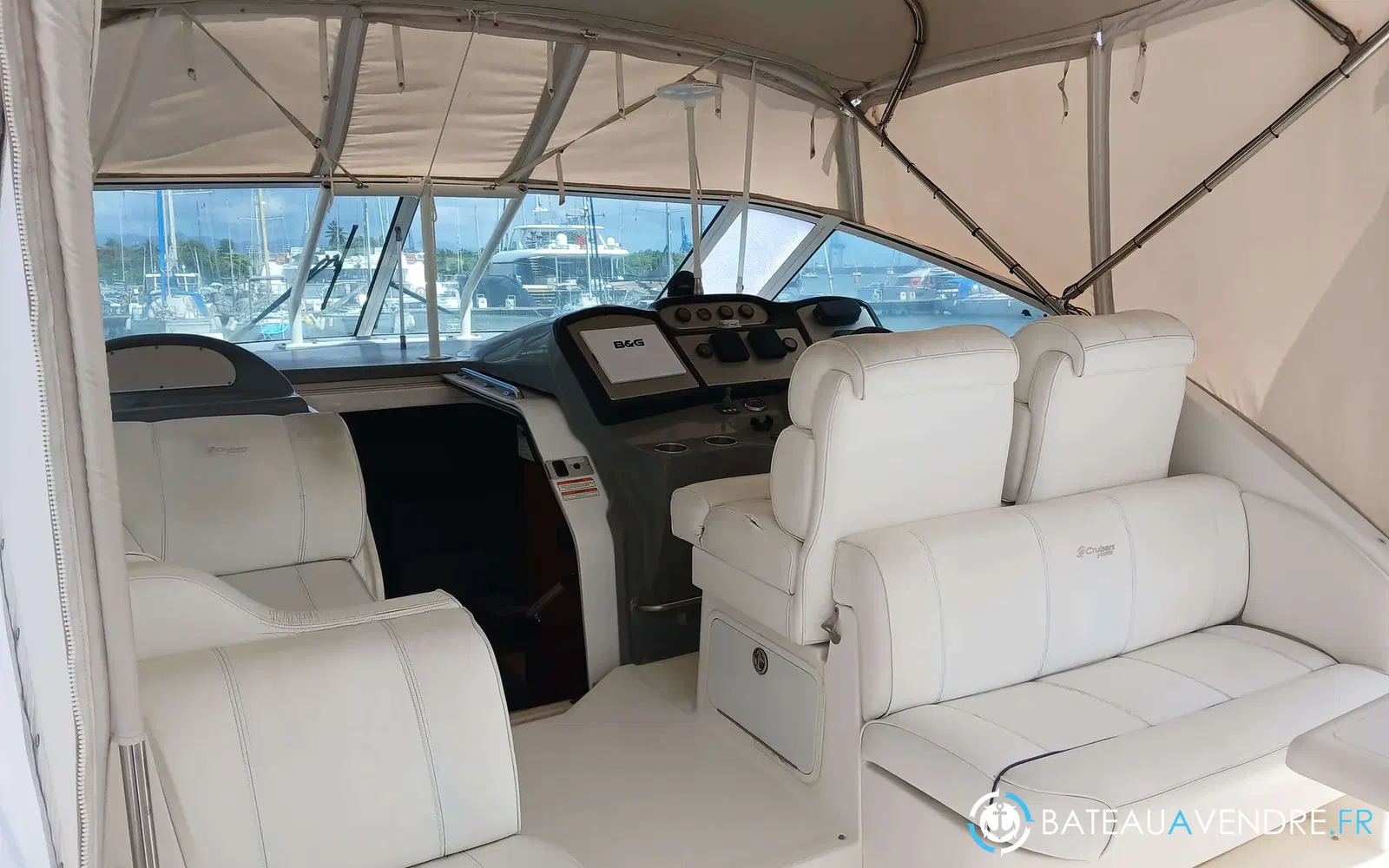 slider 6 Cruisers Yachts 415