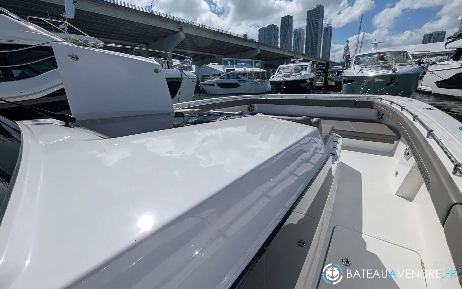 slider 27 Aquila 47 Molokai