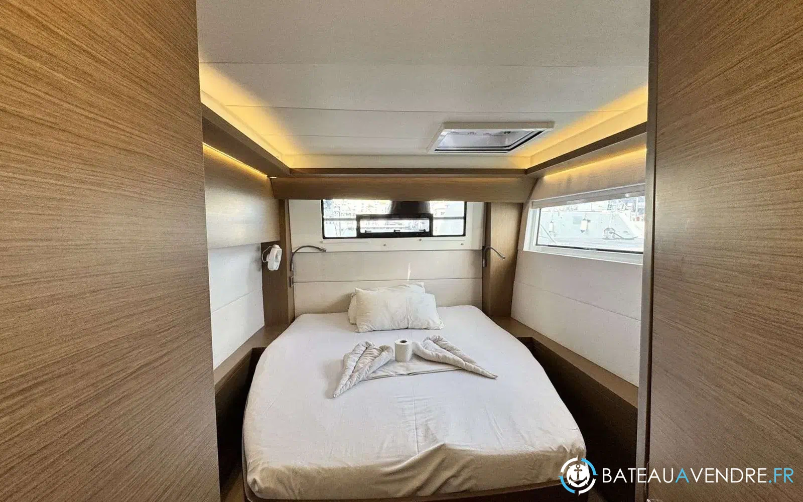 slider 22 Lagoon 50