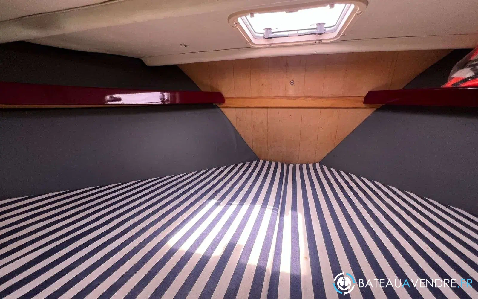 slider 24 Rhea 850 open