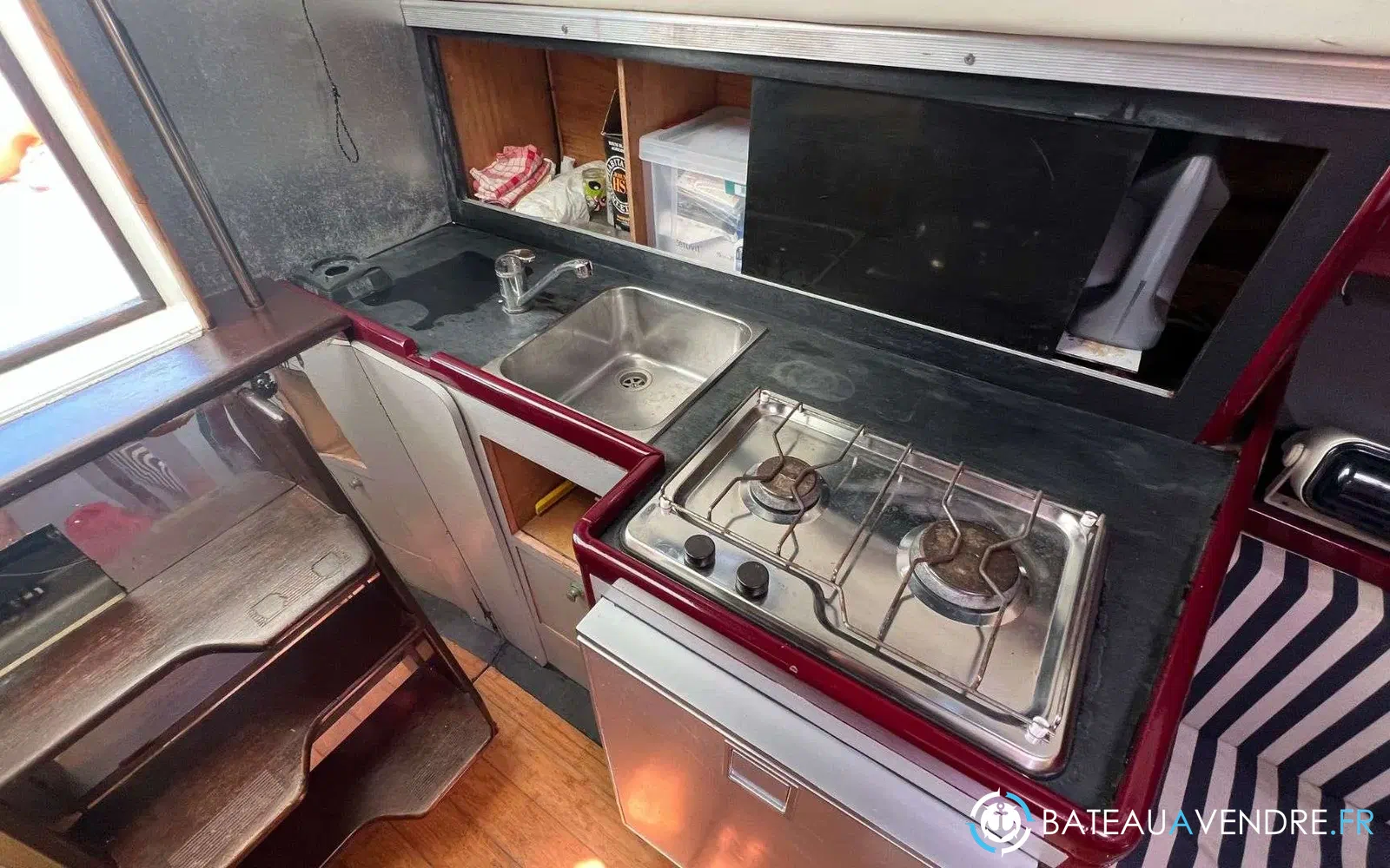 slider 27 Rhea 850 open