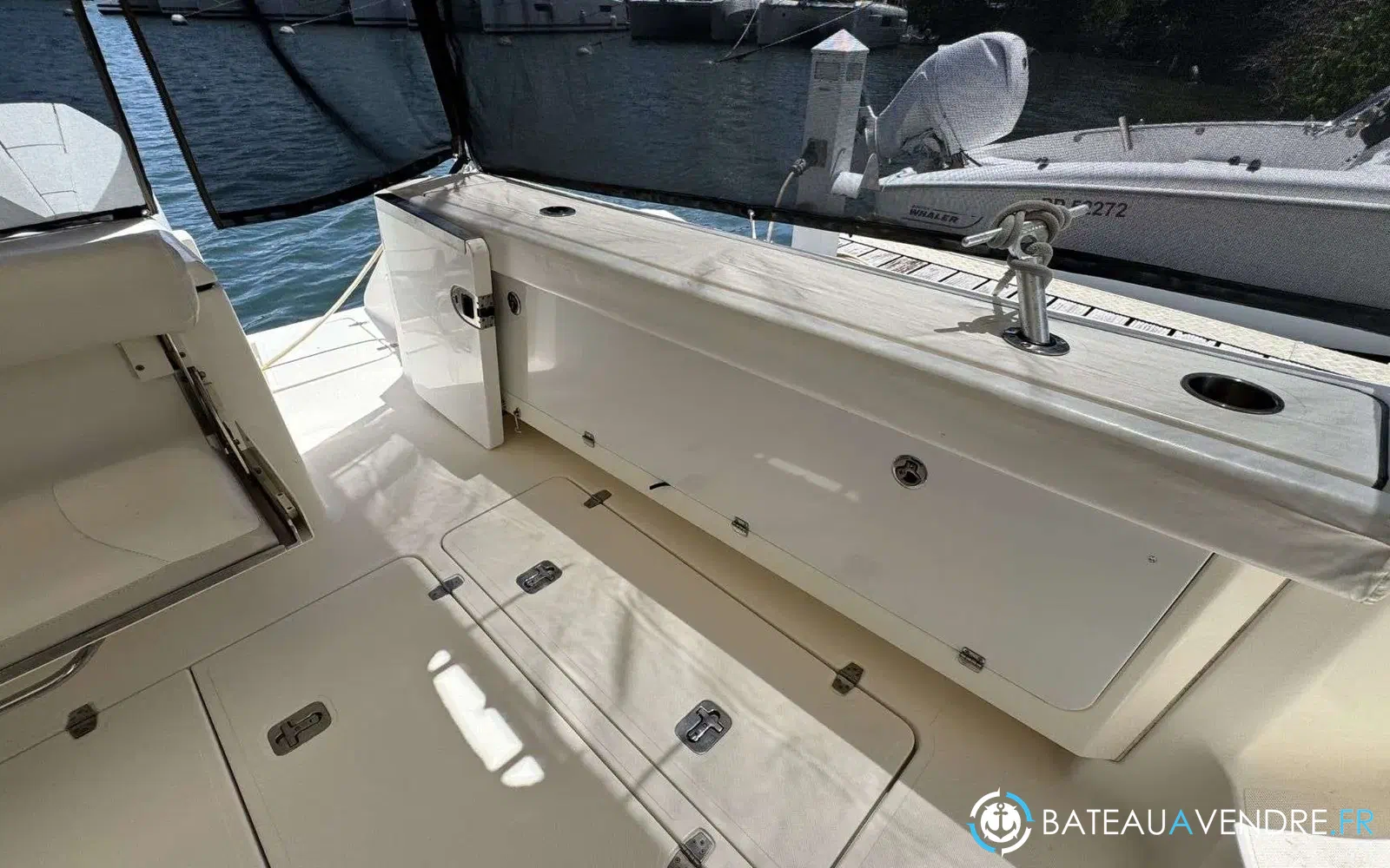 slider 18 Pursuit OS 375 Offshore