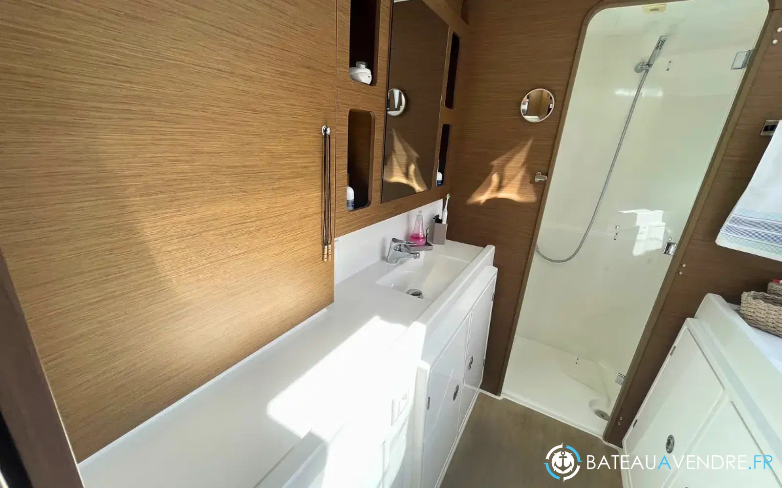 slider 37 Lagoon 42