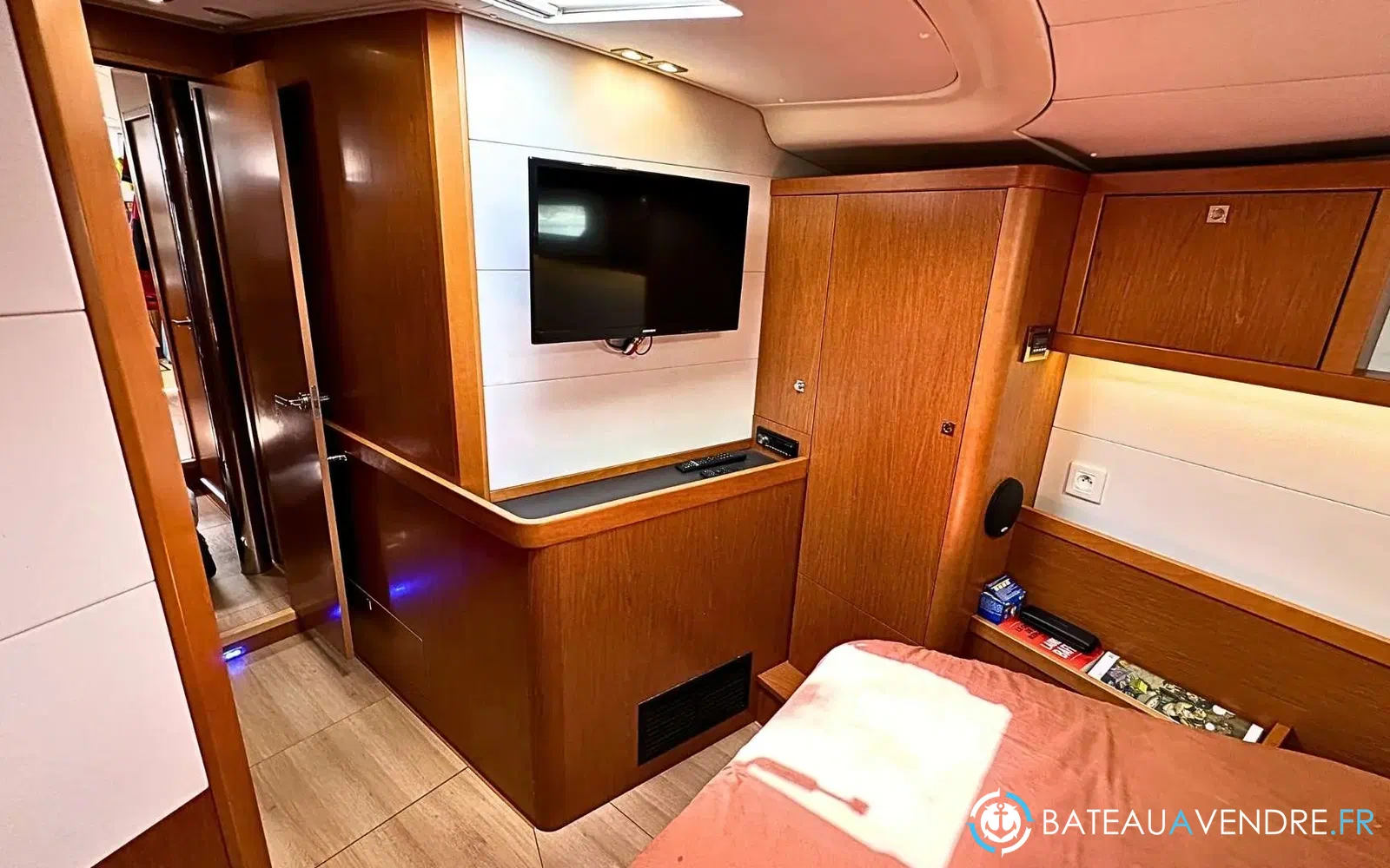 slider 10 Beneteau Sense 51