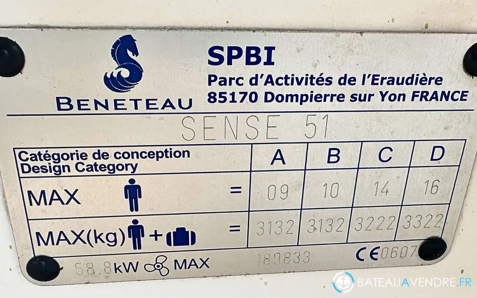 slider 27 Beneteau Sense 51