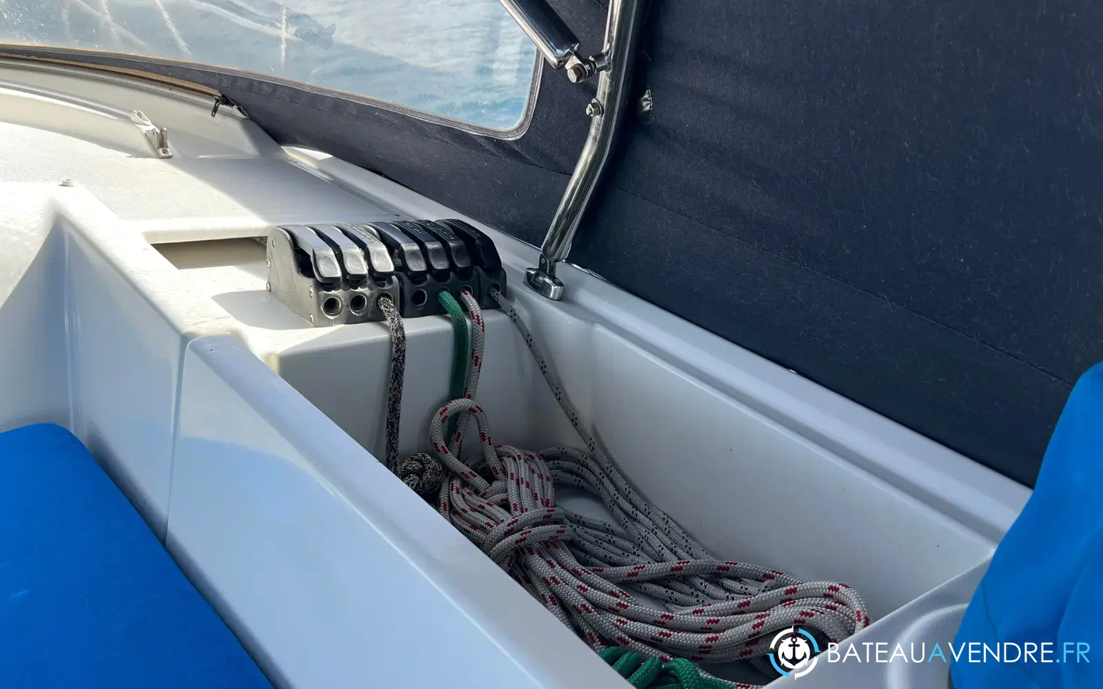 slider 11 Jeanneau 57