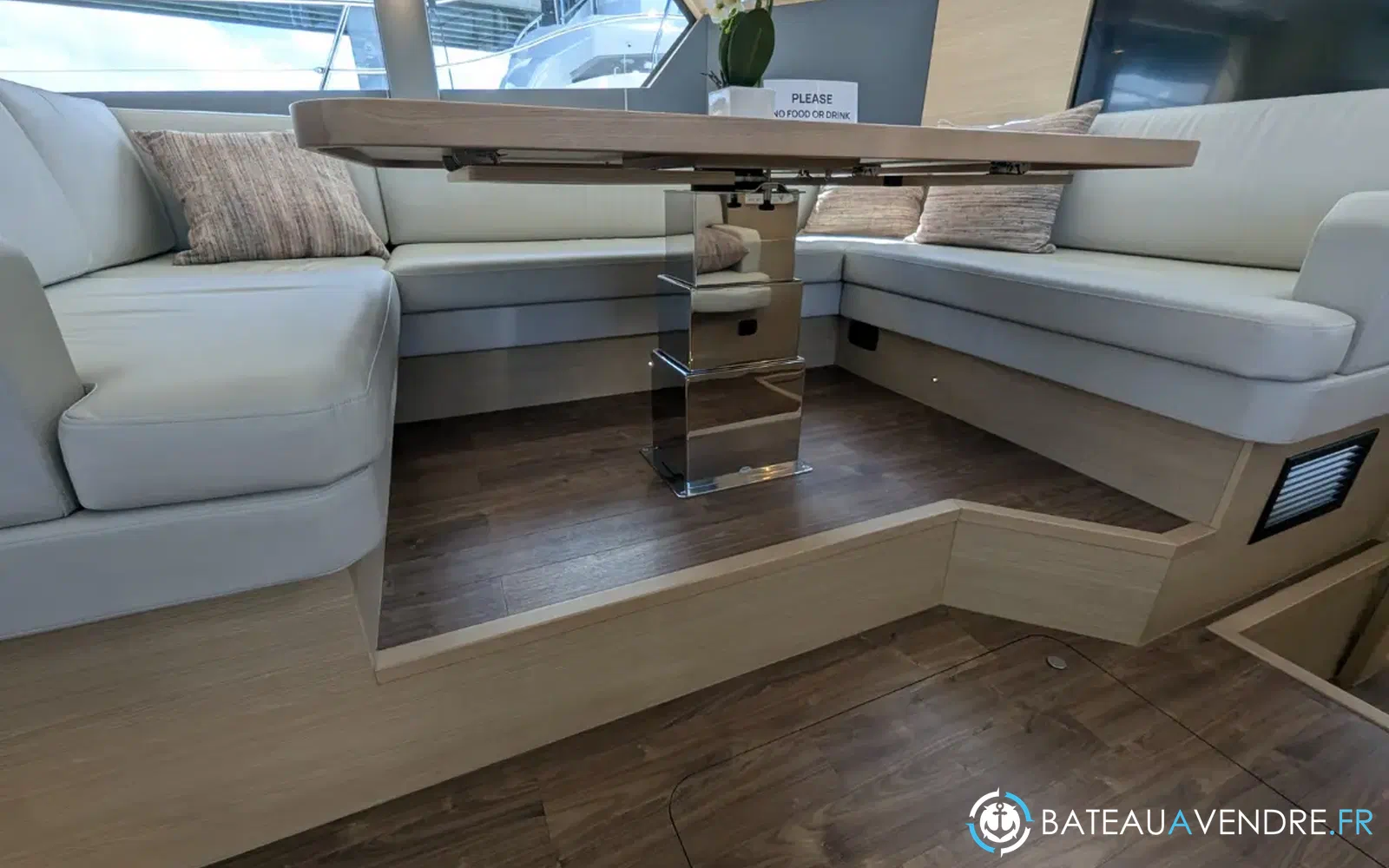 slider 32 Aquila 50