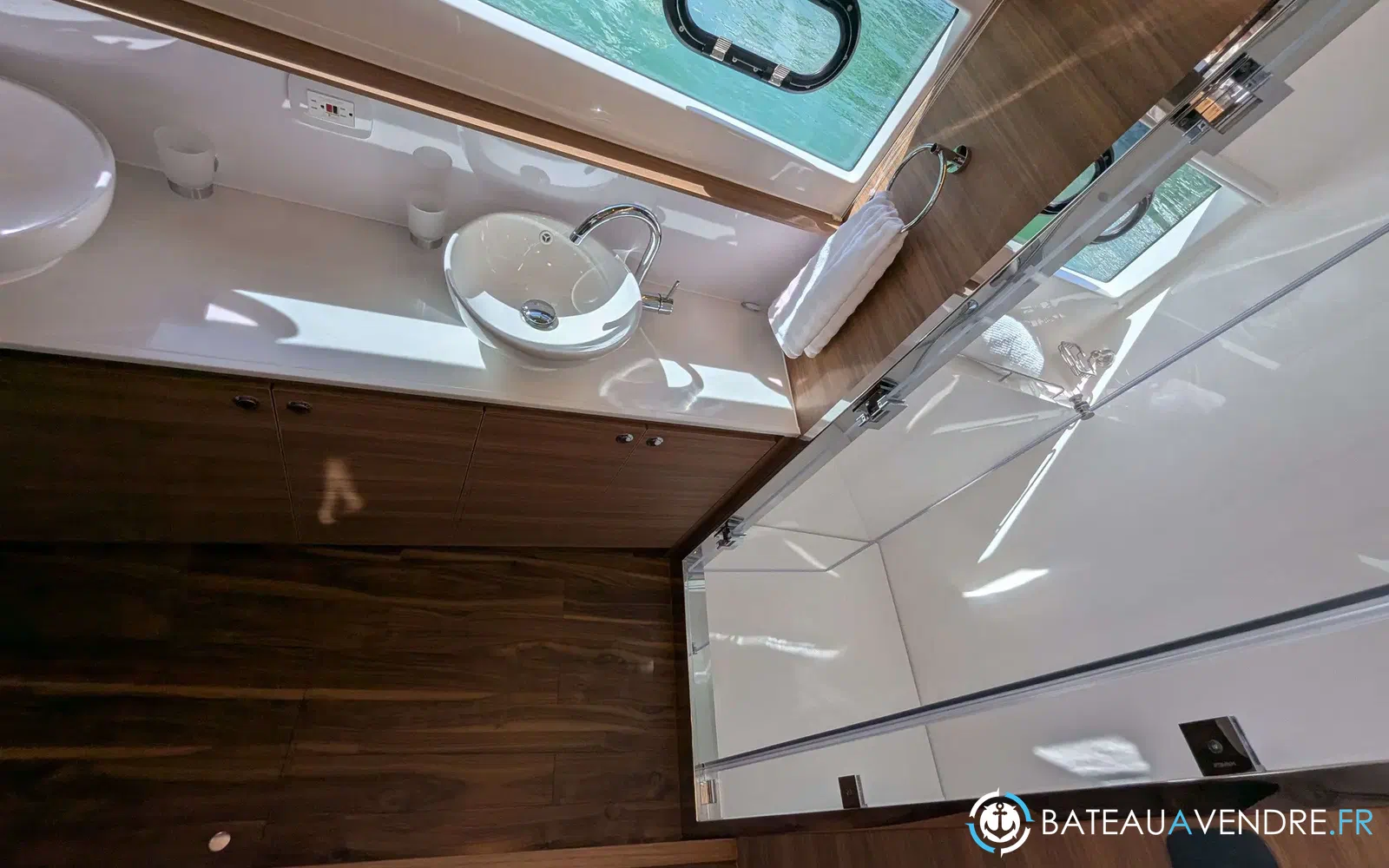 slider 37 Aquila 54