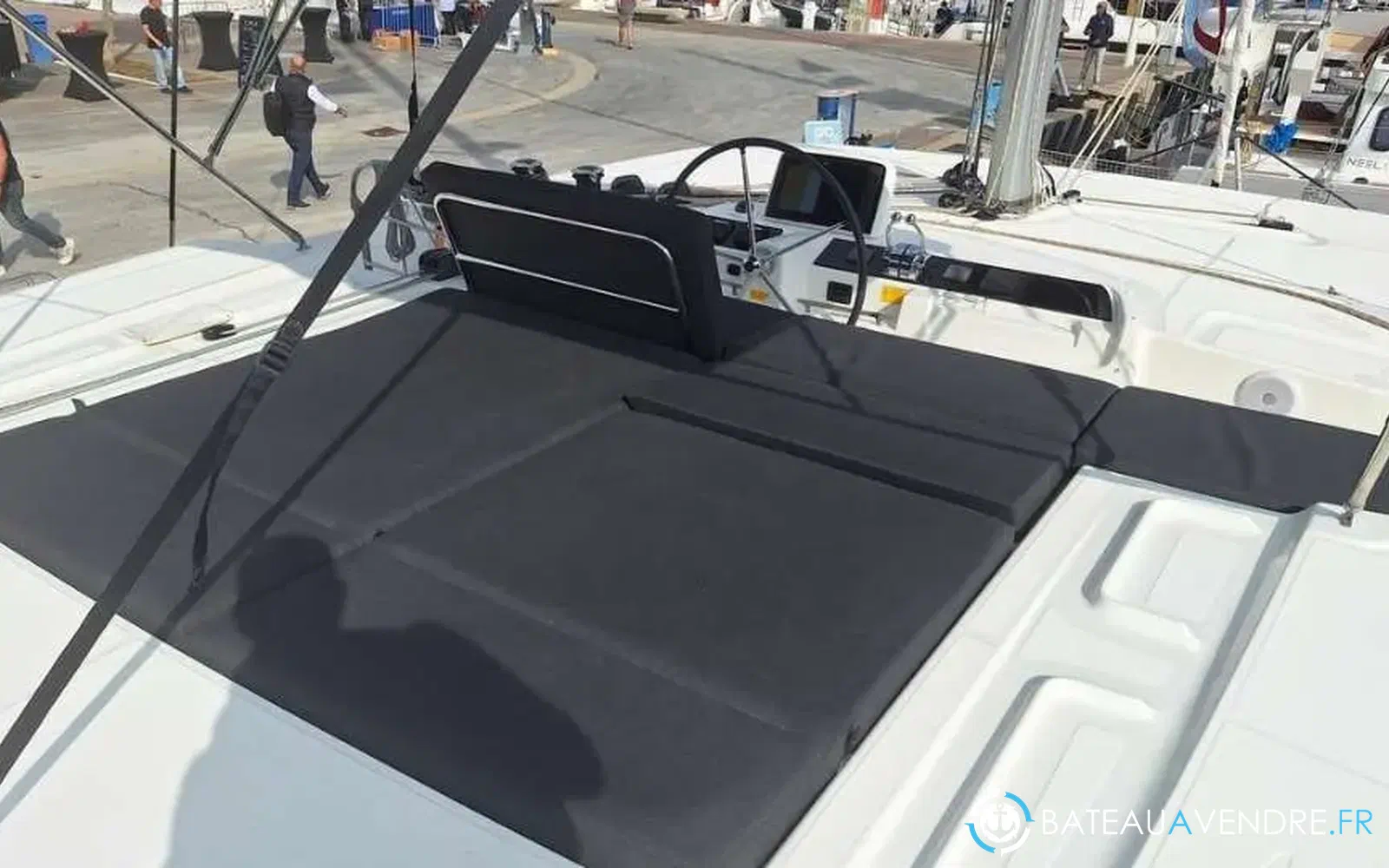 slider 18 Lagoon 46