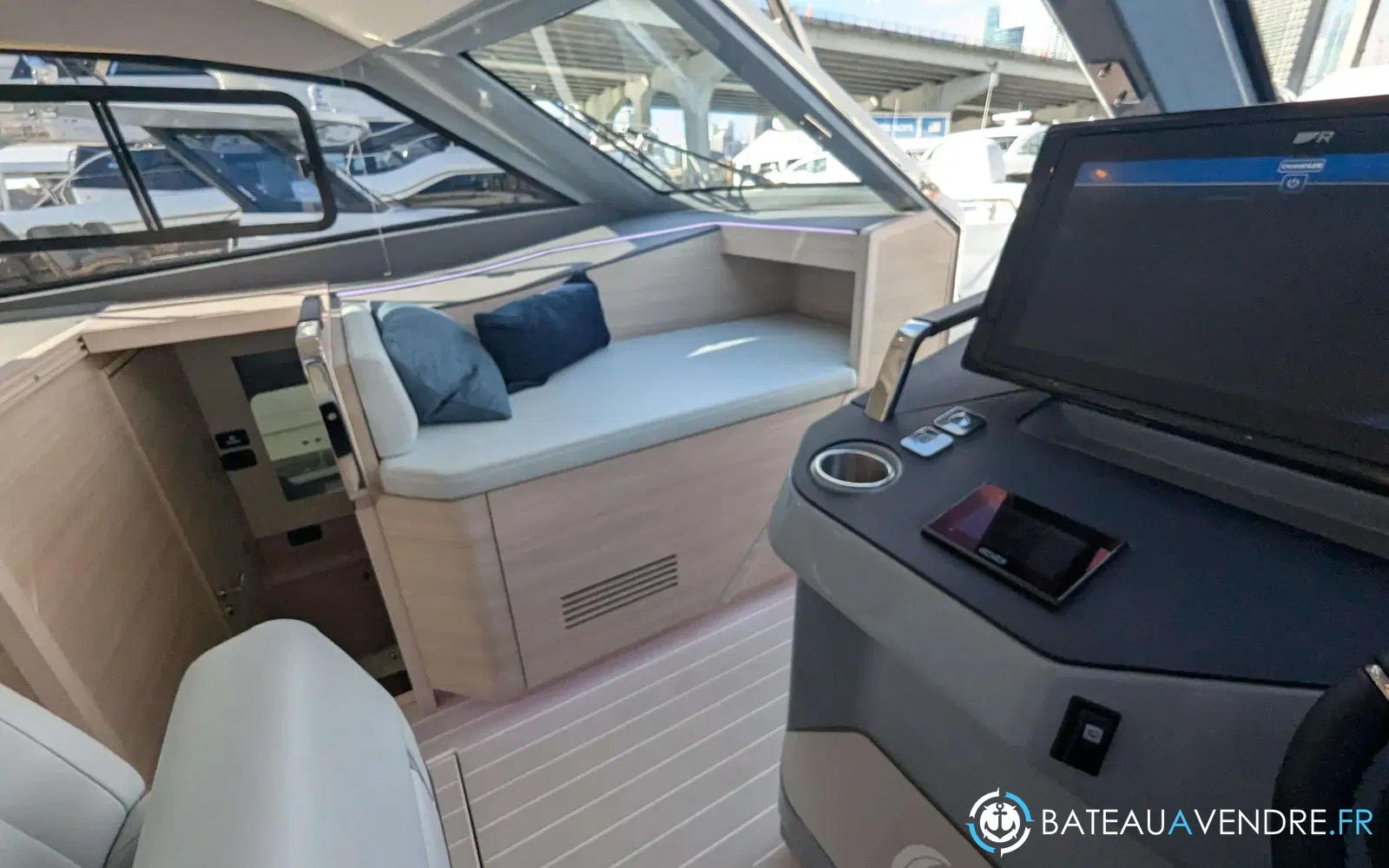 slider 15 Aquila 42 Coupe