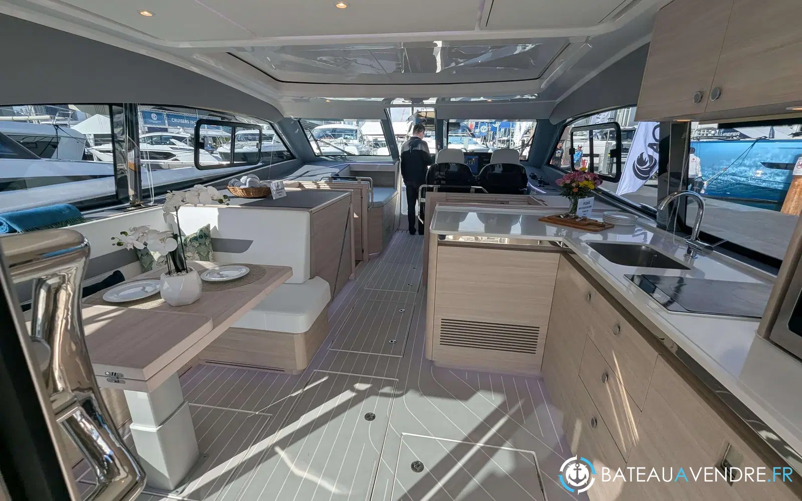 slider 5 Aquila 42 Coupe