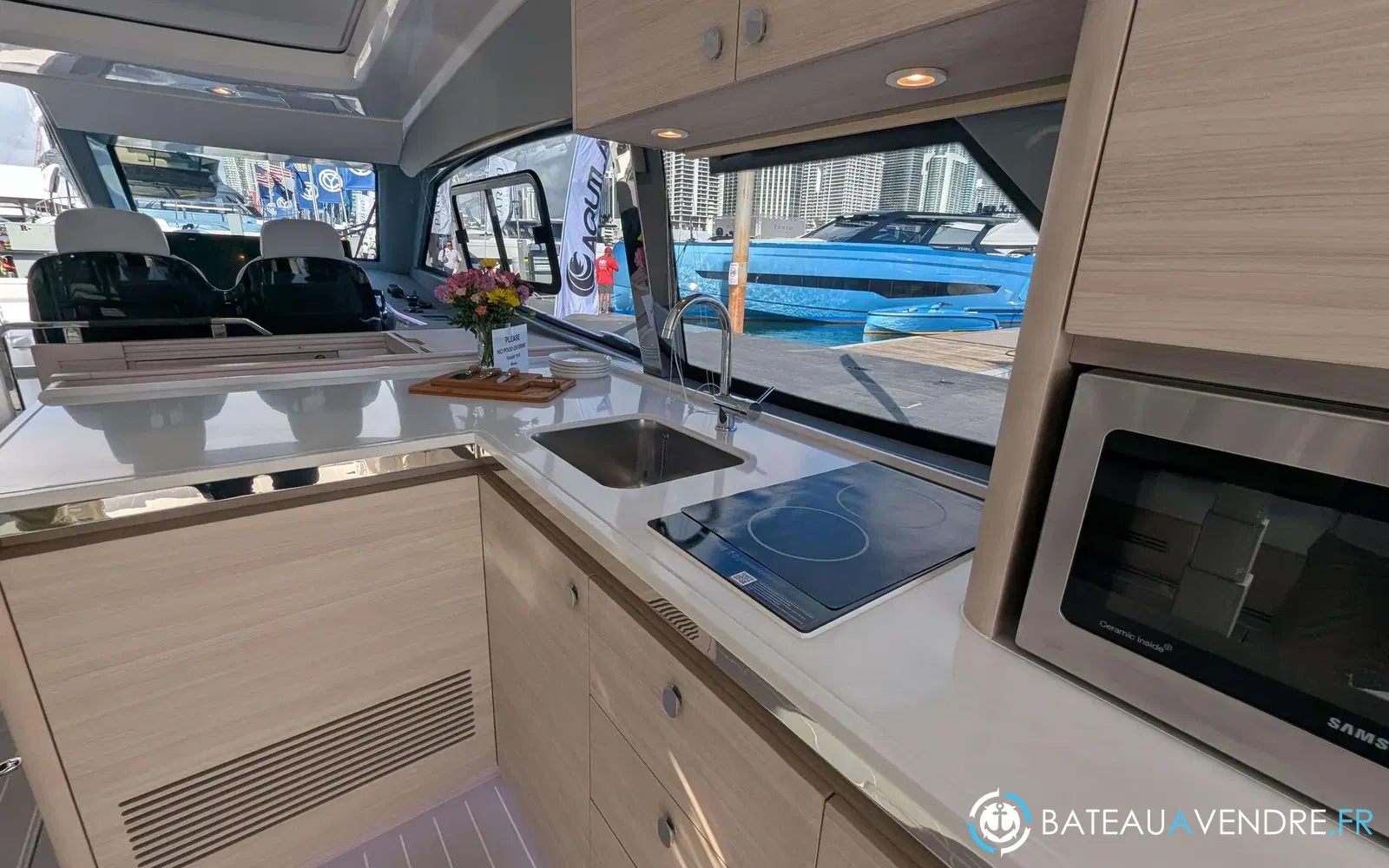 slider 7 Aquila 42 Coupe