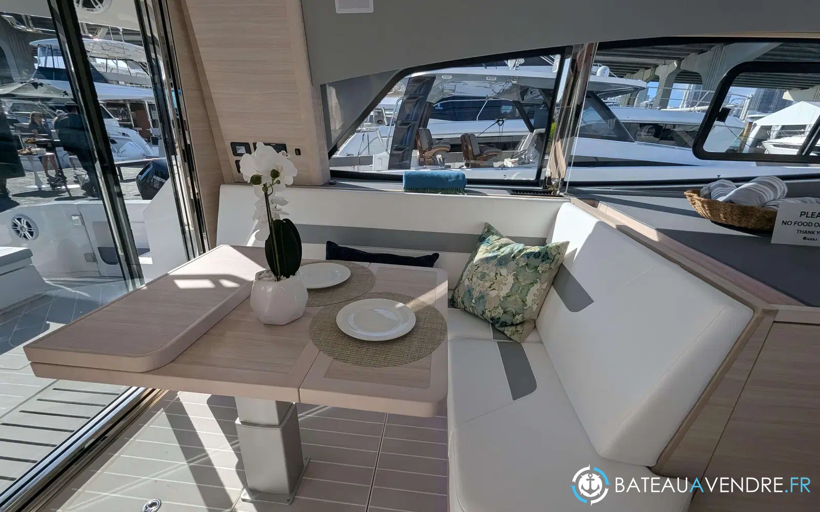 slider 8 Aquila 42 Coupe