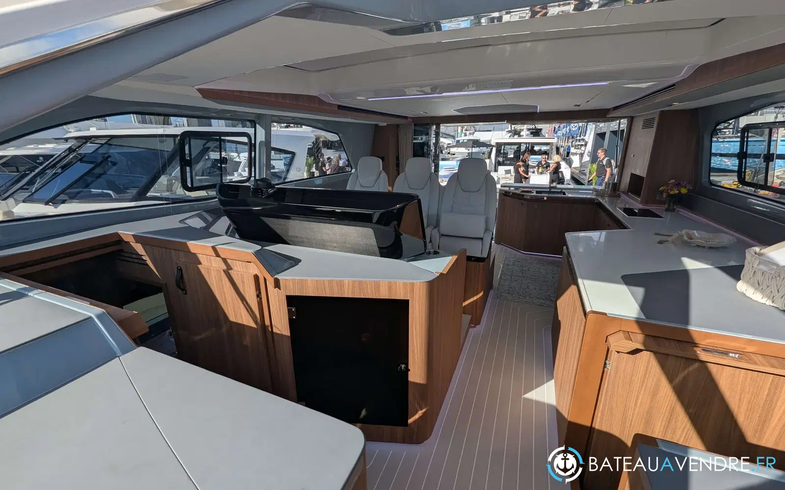 slider 5 Aquila 46 Coupe