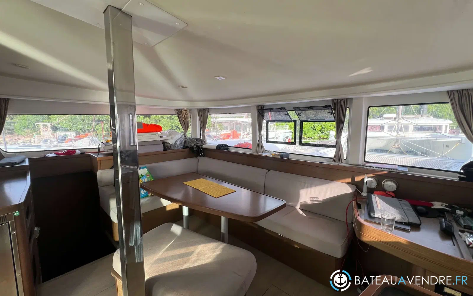slider 22 Lagoon 42