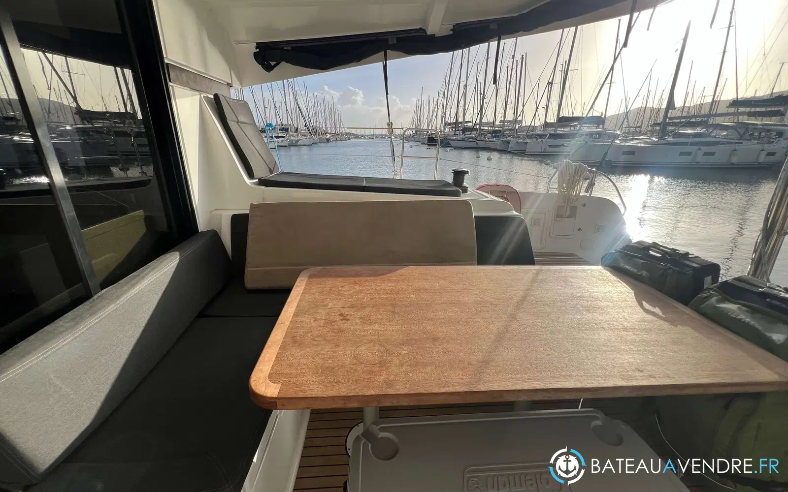 slider 38 Lagoon 42