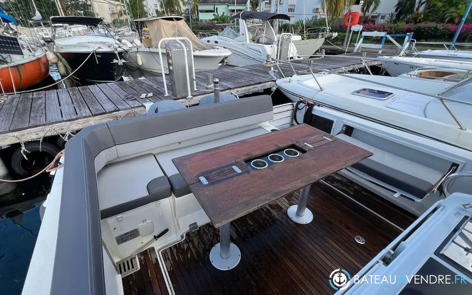 slider 4 Jeanneau Cap Camarat 9.0 CC