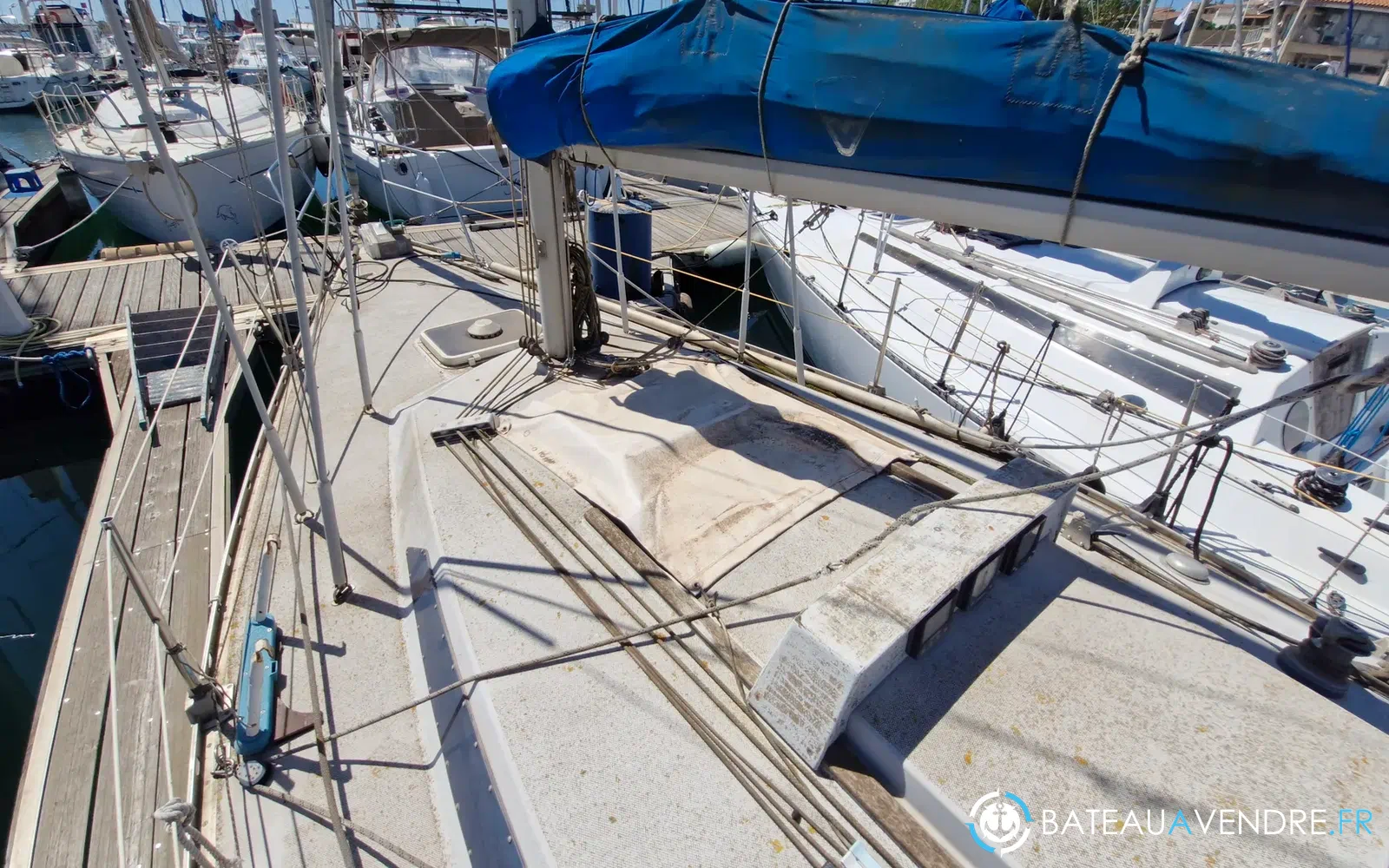 slider 17 Jeanneau Aquila