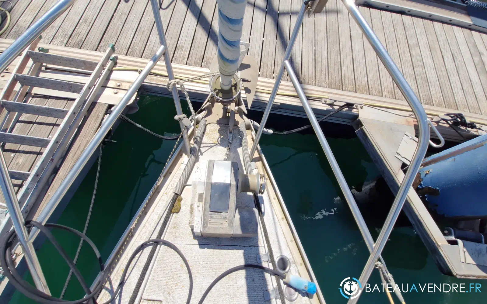 slider 22 Jeanneau Aquila