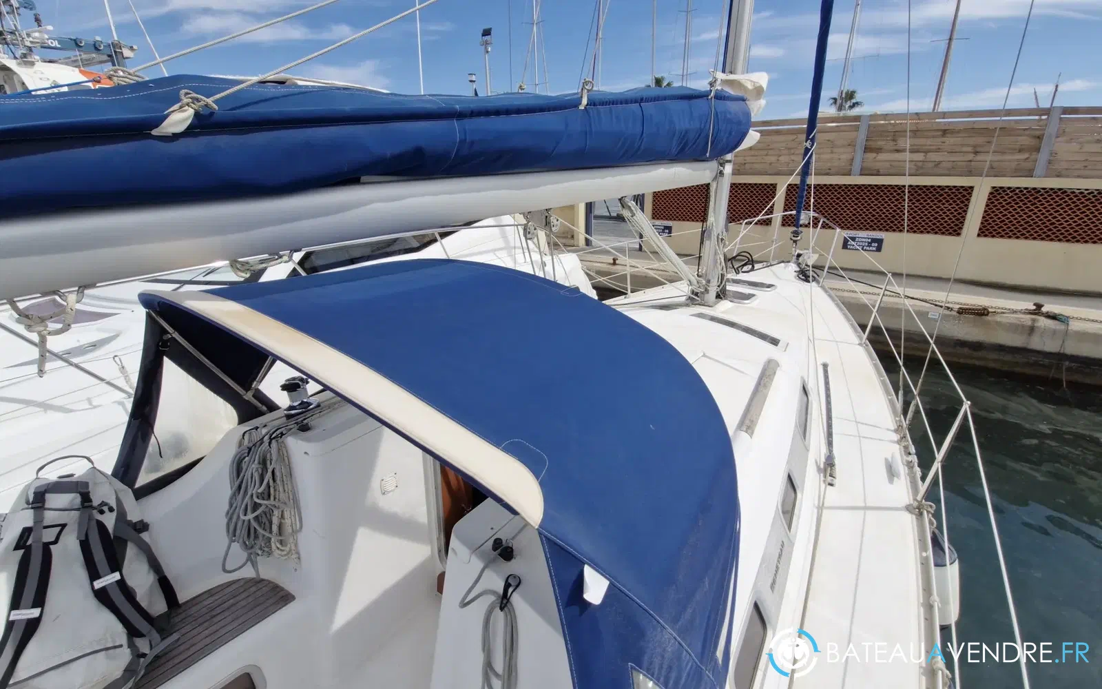 slider 19 Beneteau OCEANIS 323