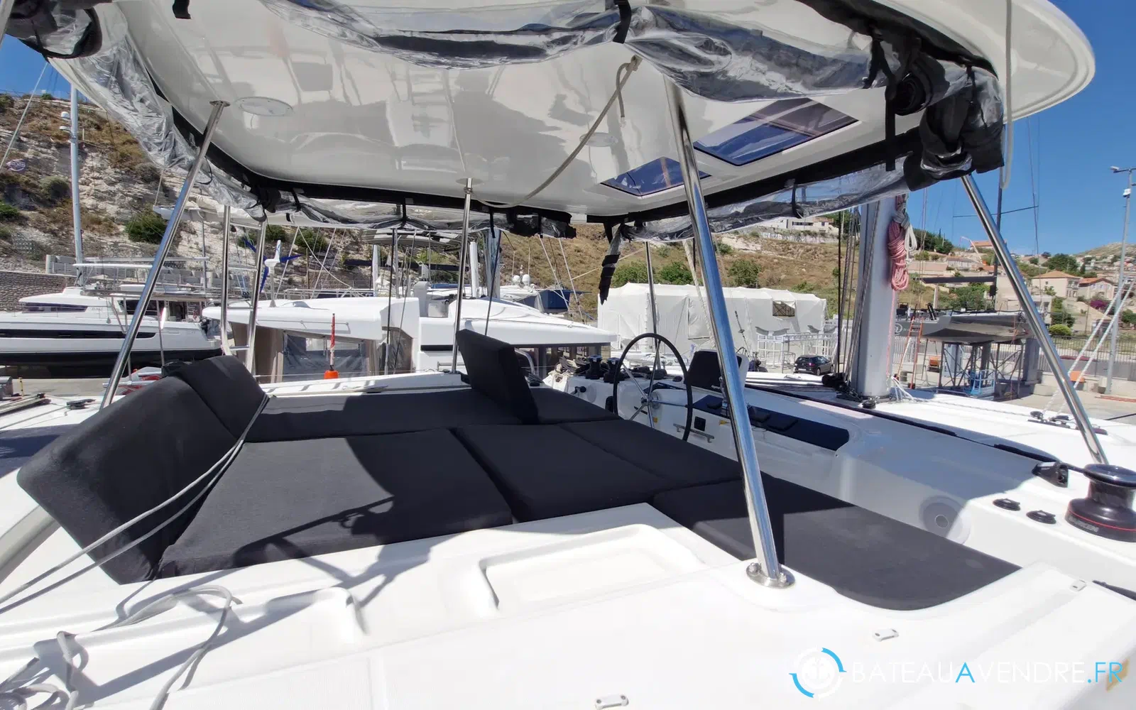slider 17 Lagoon 46