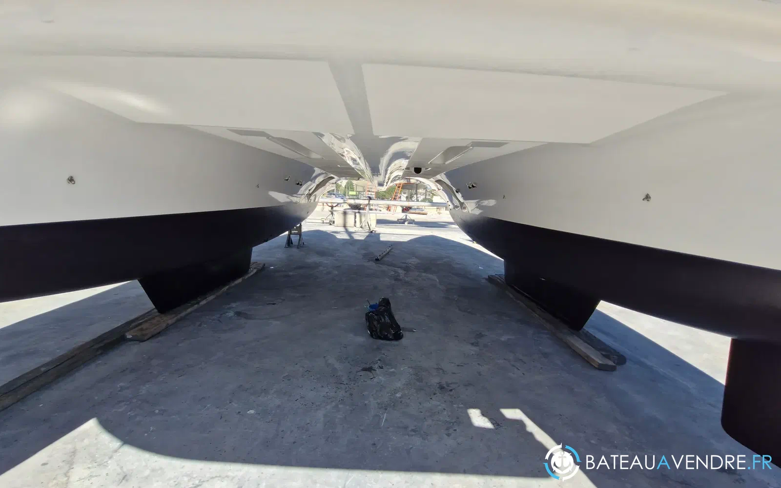 slider 22 Lagoon 46