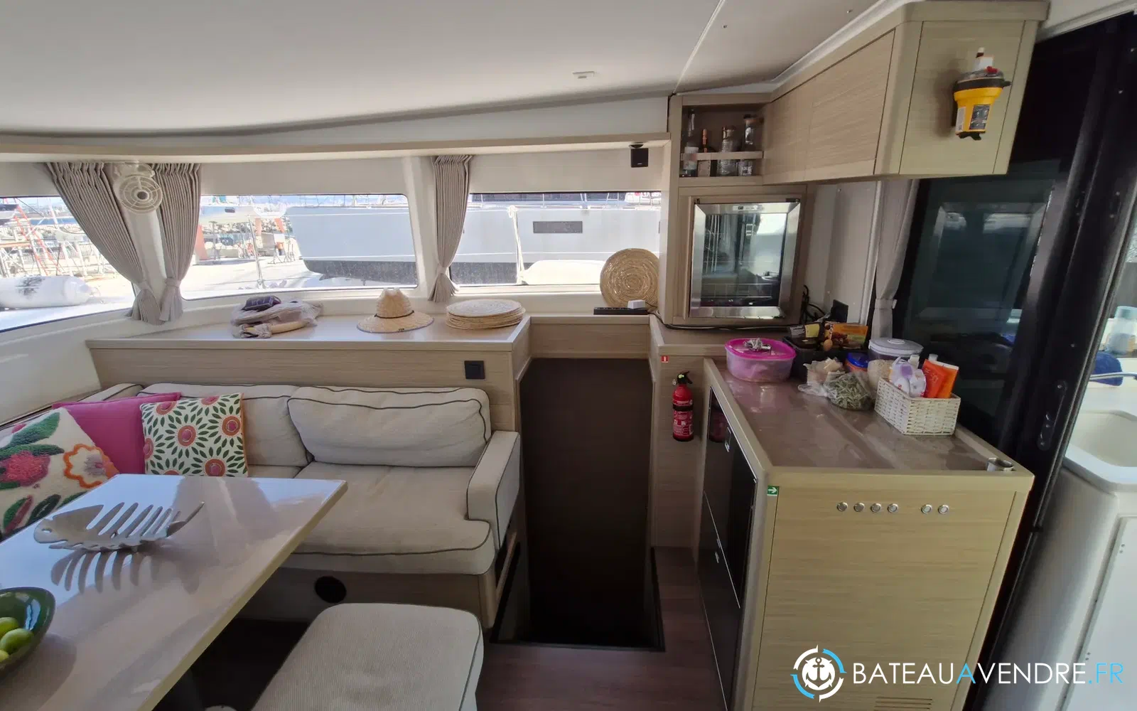 slider 16 Lagoon 46