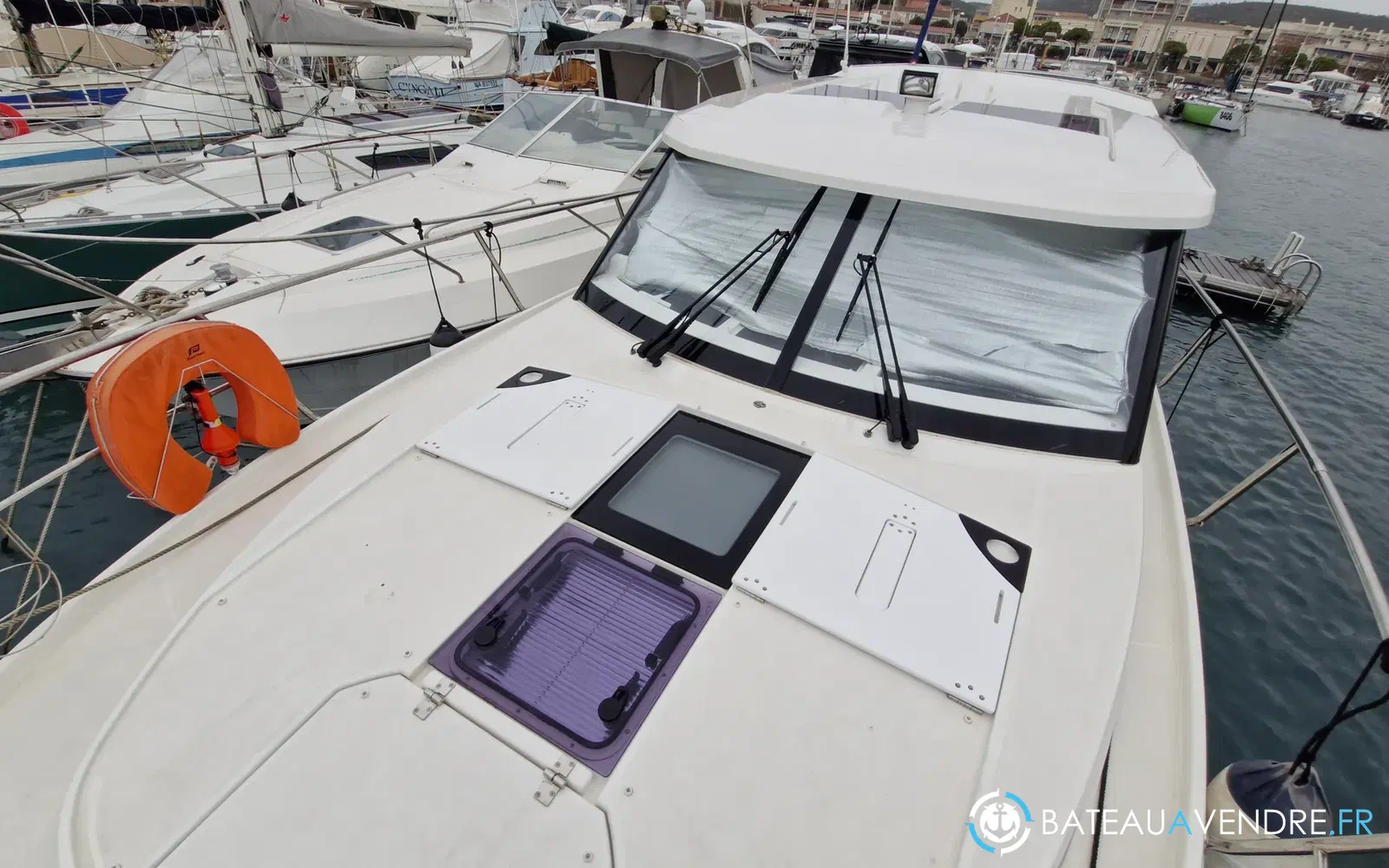 slider 16 Jeanneau Merry Fisher 1095 coupé