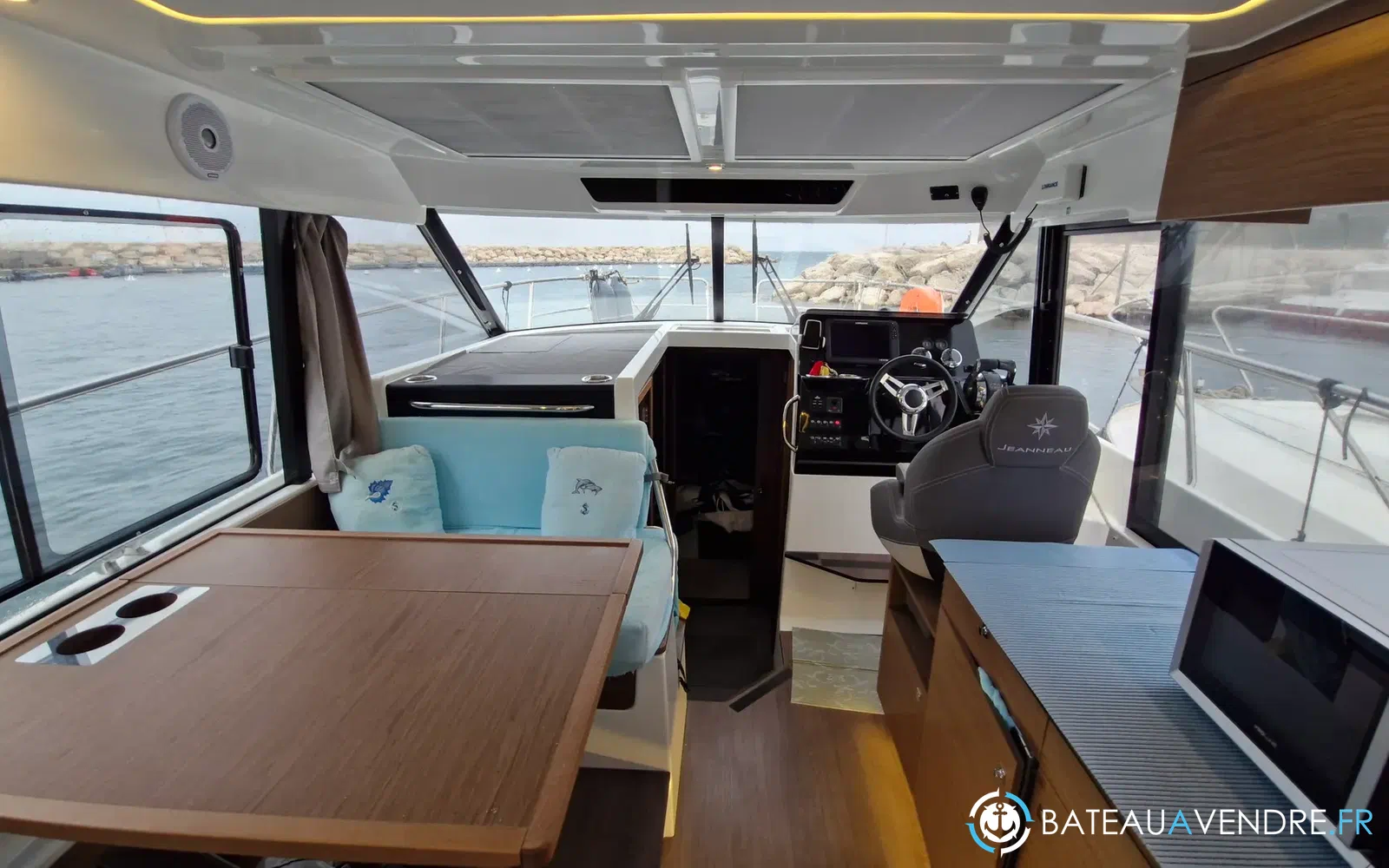 slider 1 Jeanneau Merry Fisher 1095 coupé