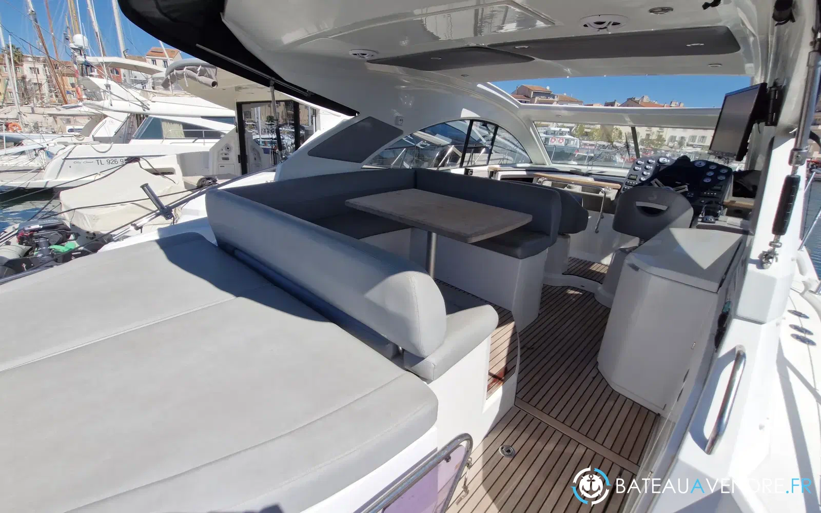 slider 15 Beneteau GT 44
