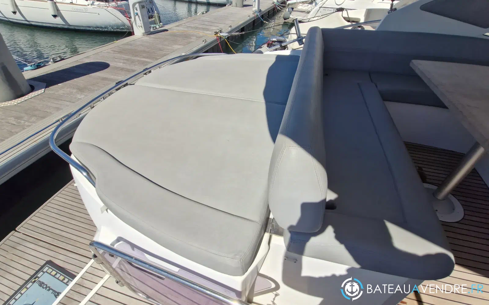 slider 21 Beneteau GT 44