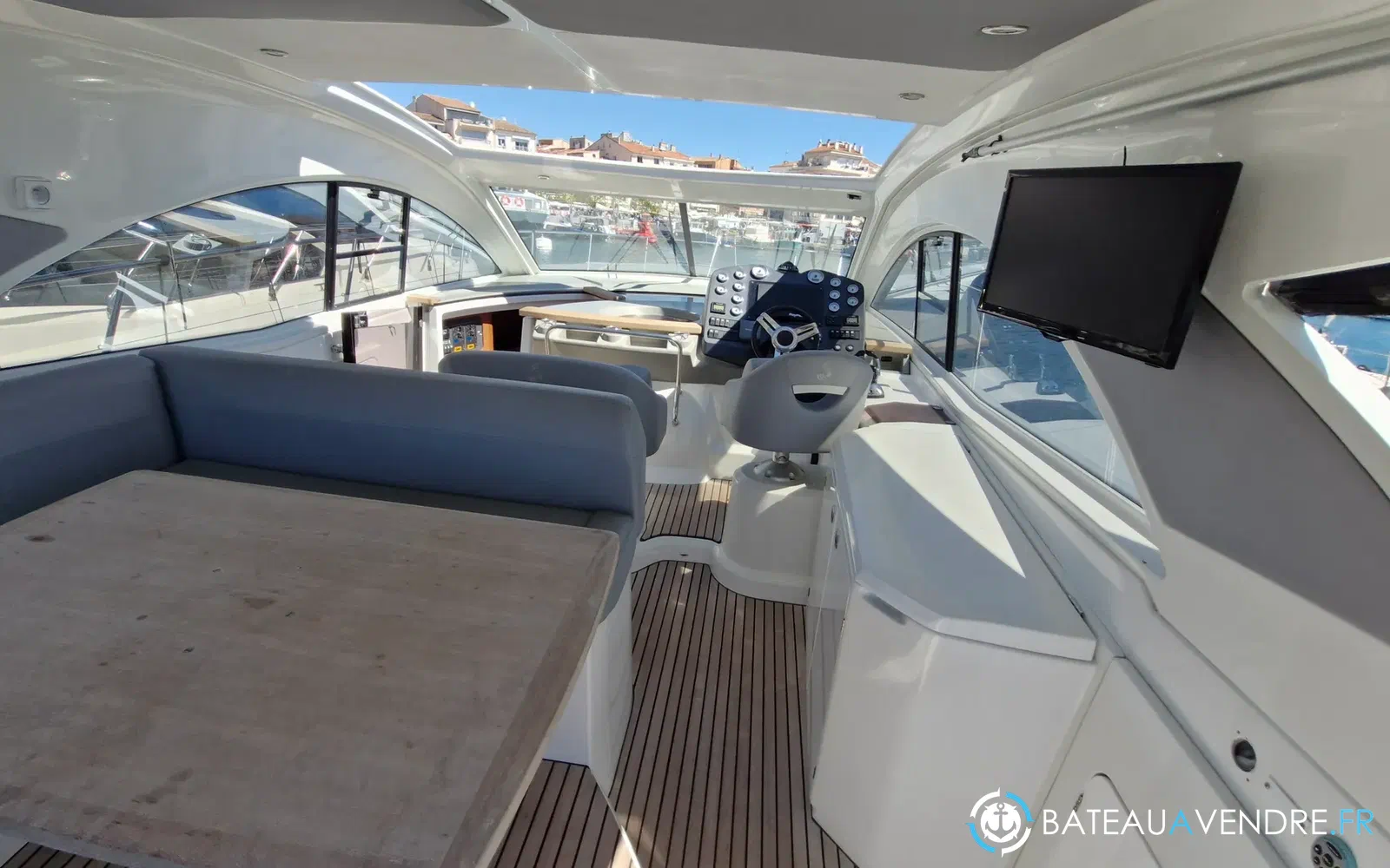 slider 10 Beneteau GT 44