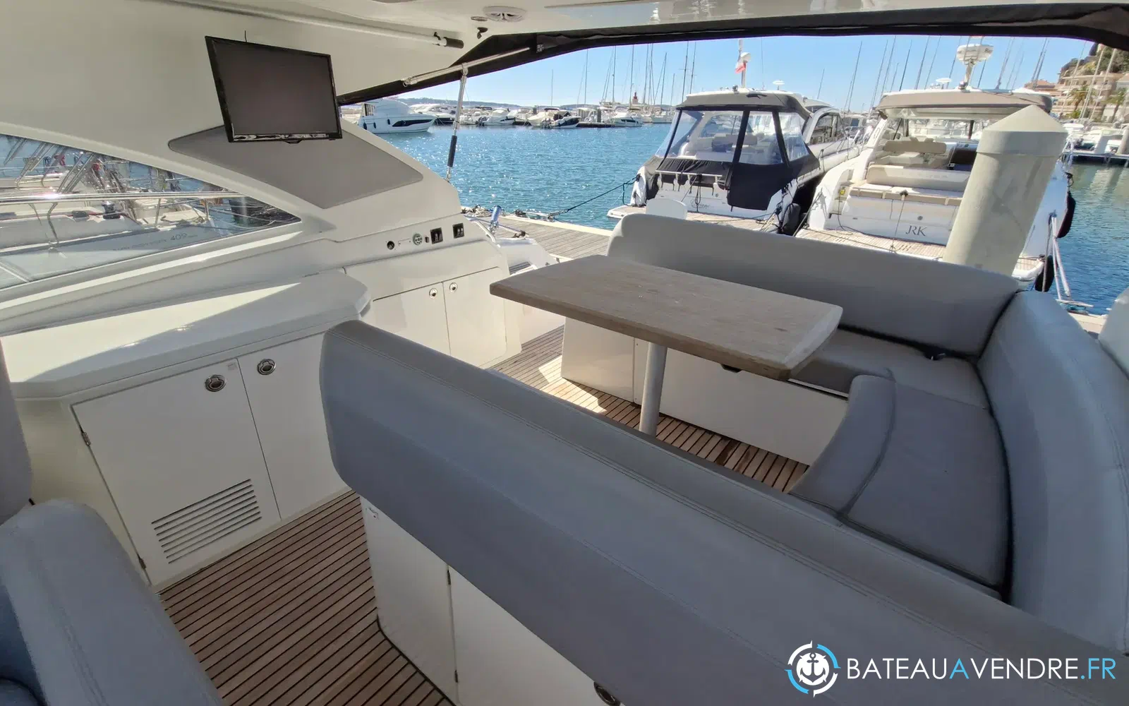 slider 11 Beneteau GT 44